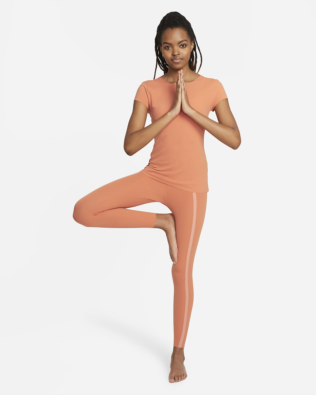 nike yoga luxe