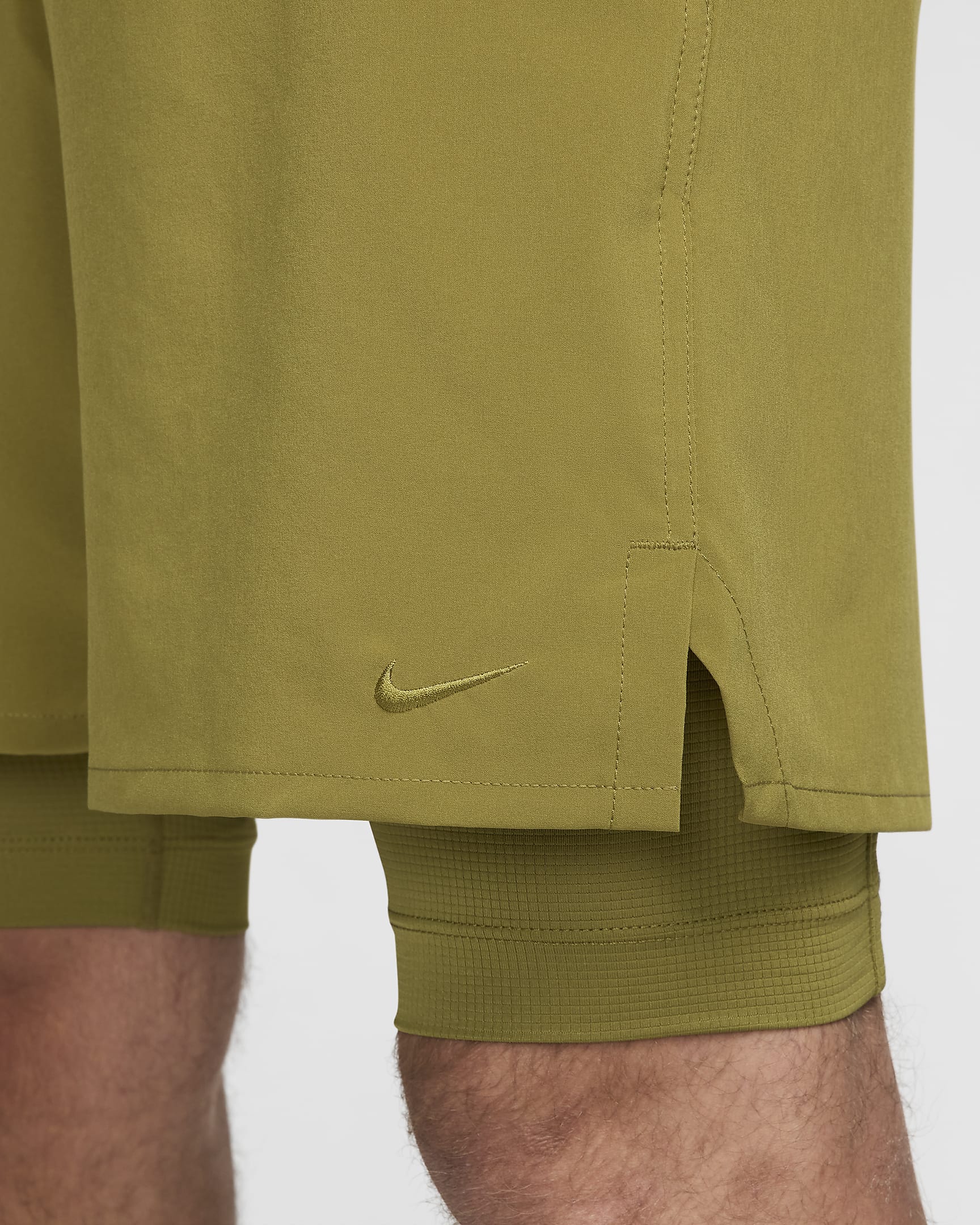 Shorts versátiles Dri FIT de 18 cm 2 en 1 para hombre Nike Unlimited