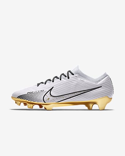Soccer & Shoes. Nike.com