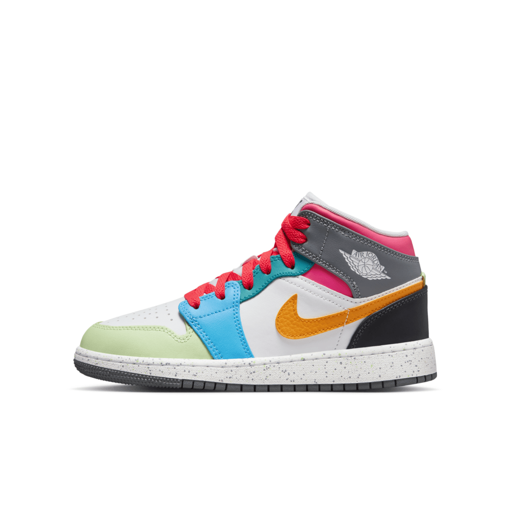 Air Jordan 1 Mid SE Older Kids' Shoes