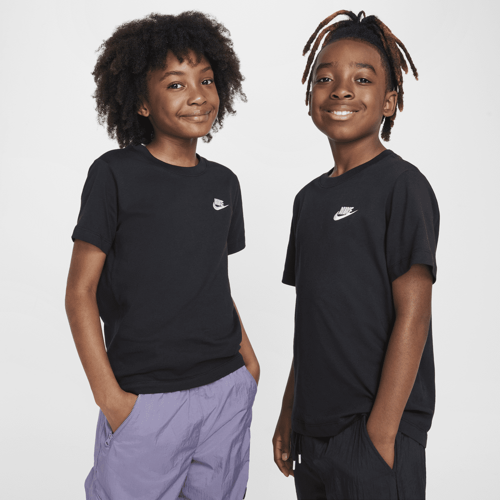 Nike Sportswear Older Kids' T-Shirt