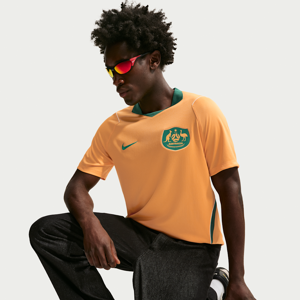 Camisola de futebol Nike Dri-FIT do equipamento principal Stadium Austrália 2026 para homem - Castanho