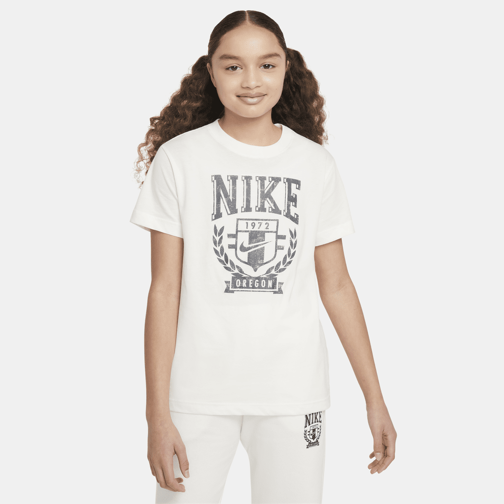 Nike Sportswear Older Kids' (Girls') T-Shirt