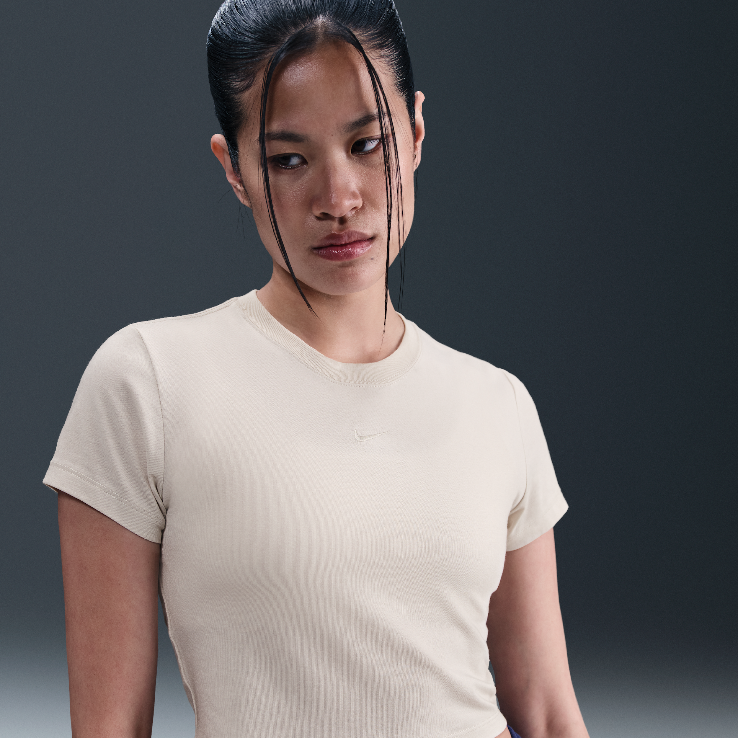 Nike Women's Sportswear Chill Knit Cropped T-shirt