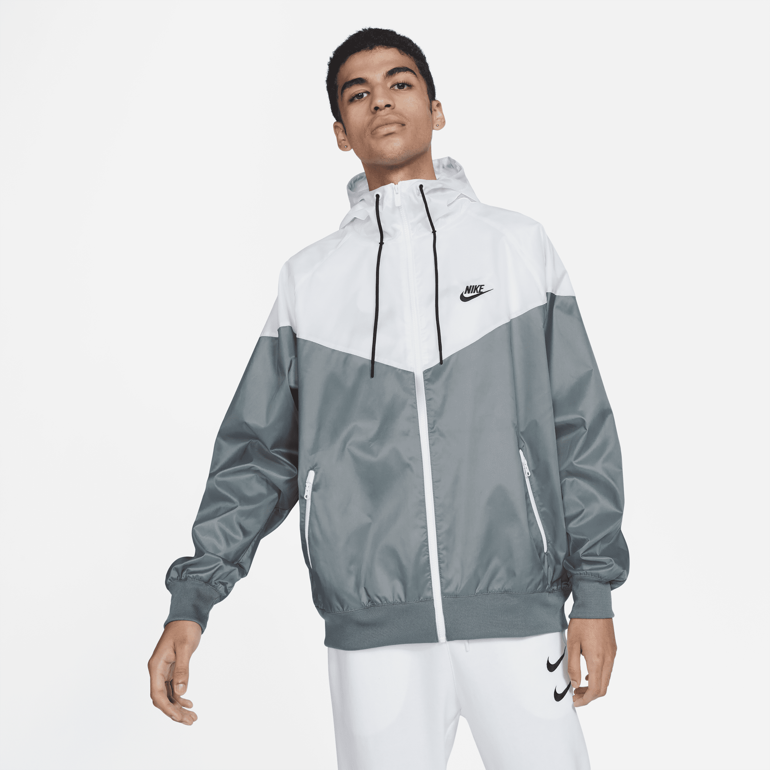 Men's Nike Sportswear Windrunner Hooded Jacket in Grey, Size: XL | DA0001-084