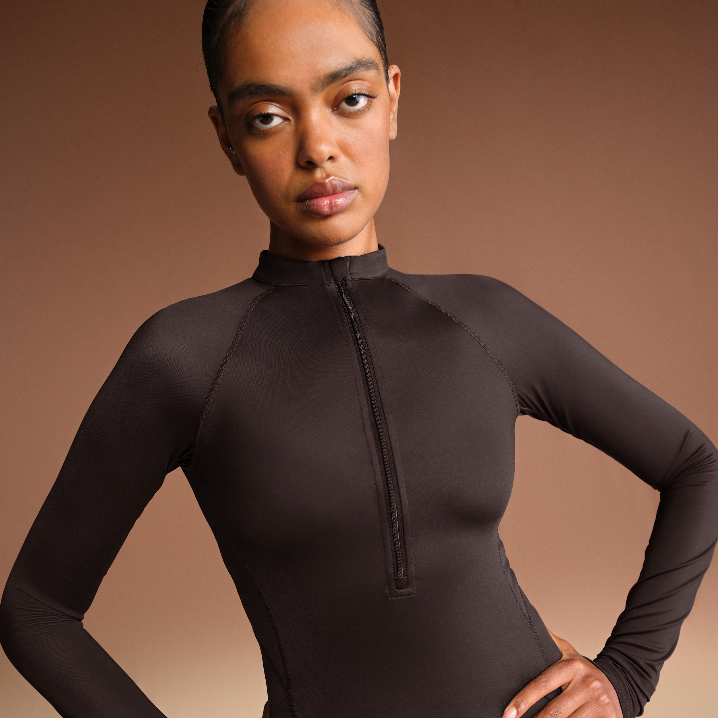 Nike Women'sskims Shine Long-sleeve Half-zip Top In Brown