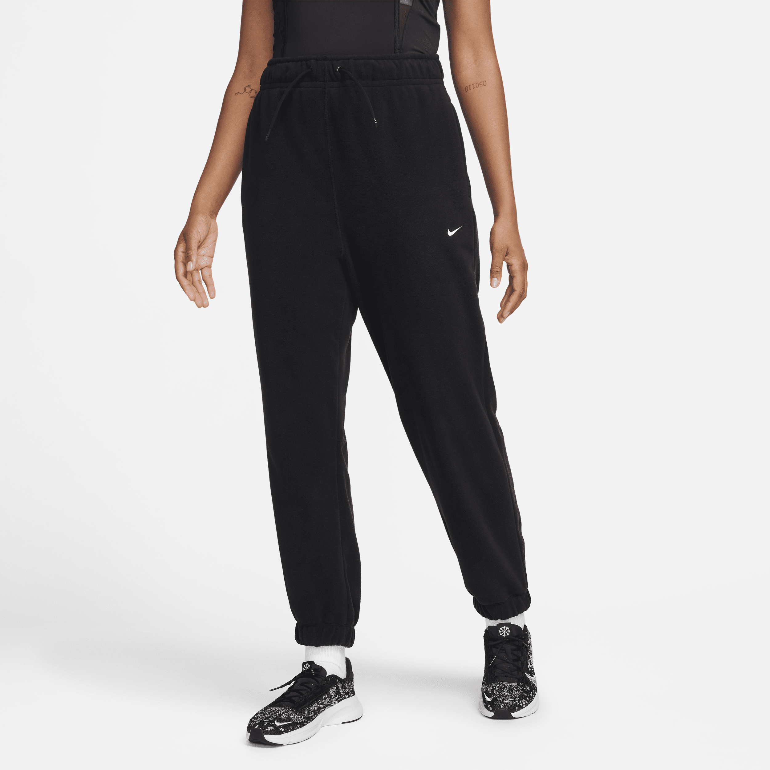 Nike Women's Therma-FIT One Loose Fleece Pants in Black | FB5578-010