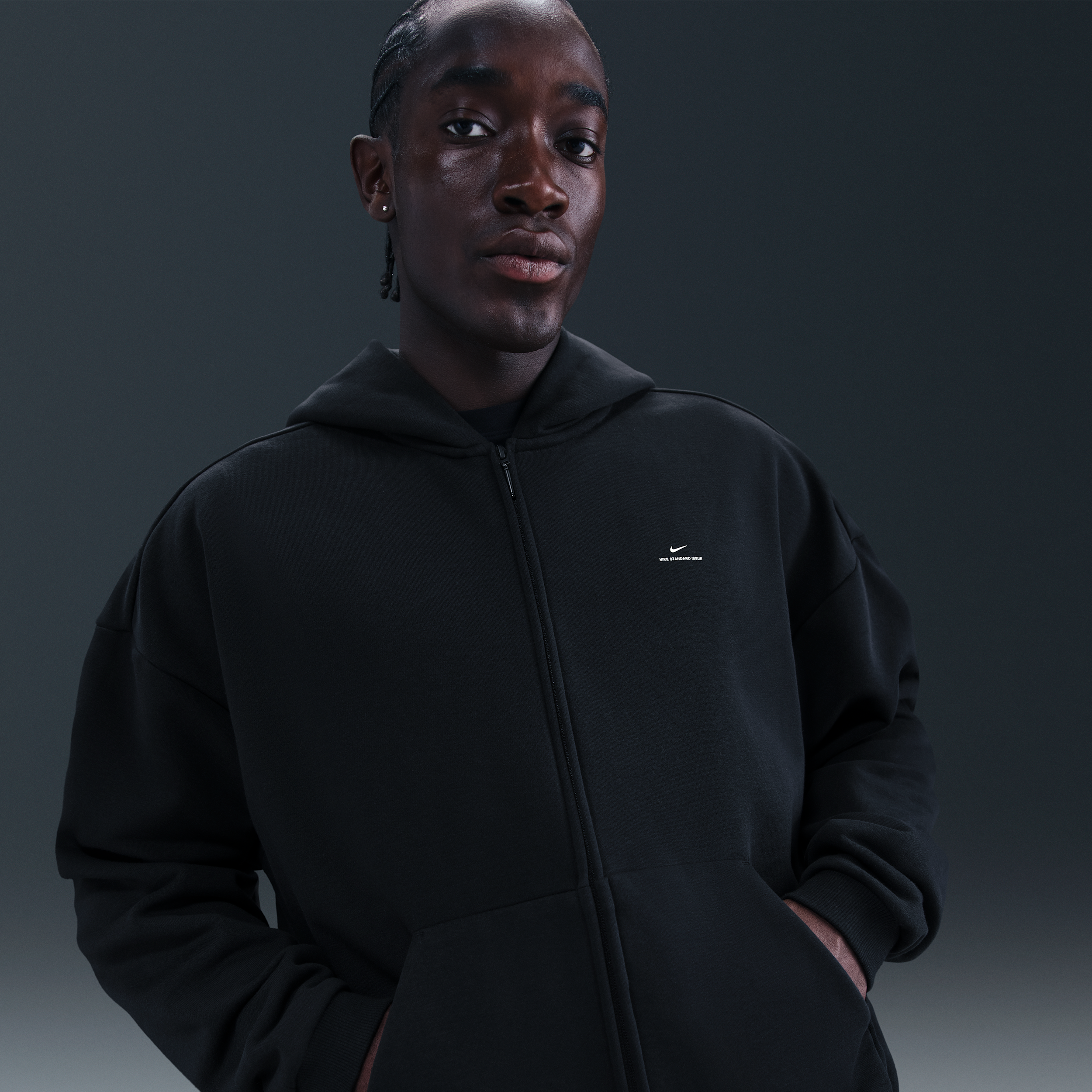 Nike Men's Standard Issue Therma-fit Full-zip Basketball Hoodie In Black