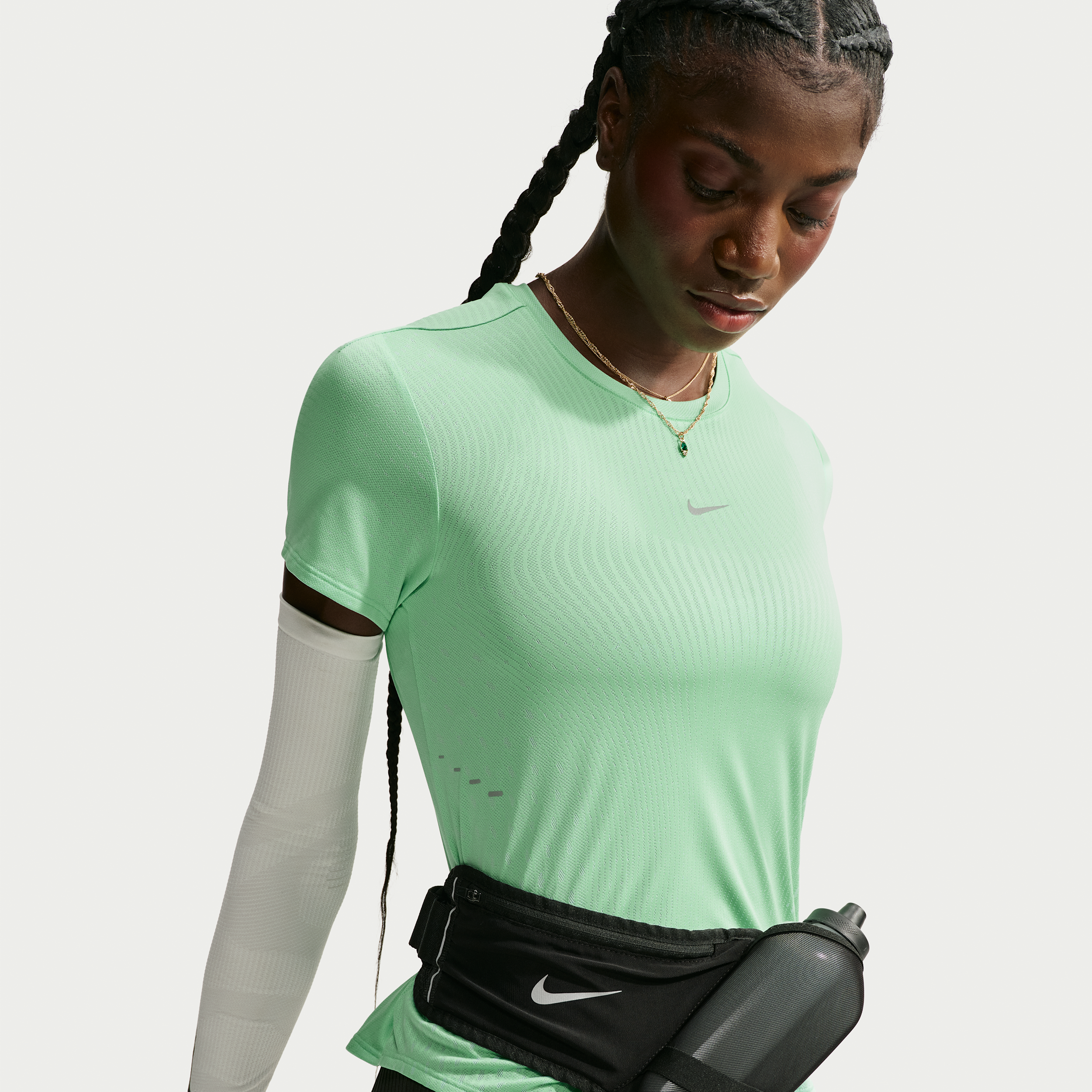 Nike Women's Swift Aero-FIT Short-Sleeve Running Top in Green | IH8114-336