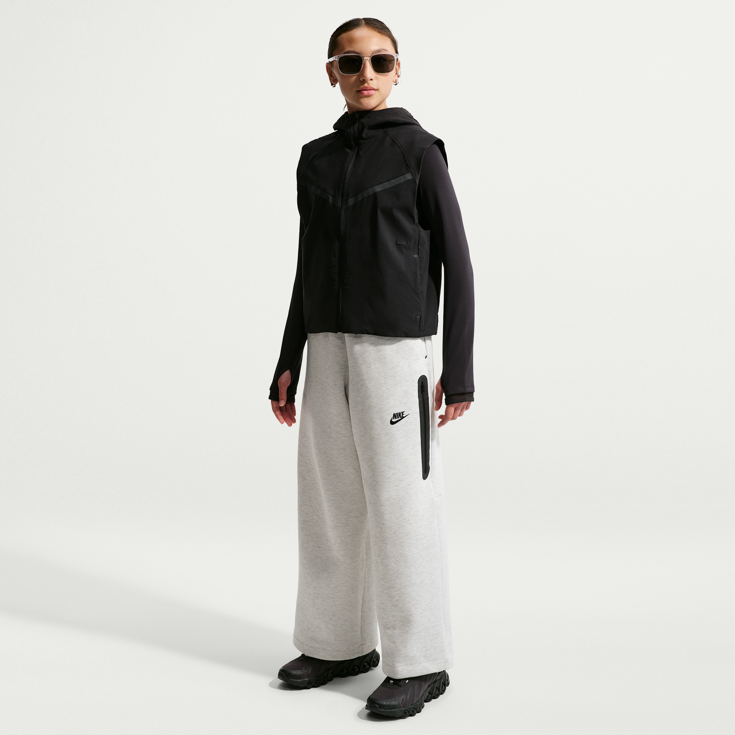 Nike Tech Fleece Big Kids' (Girls') Wide-Leg Pants in Grey | IM4552-037