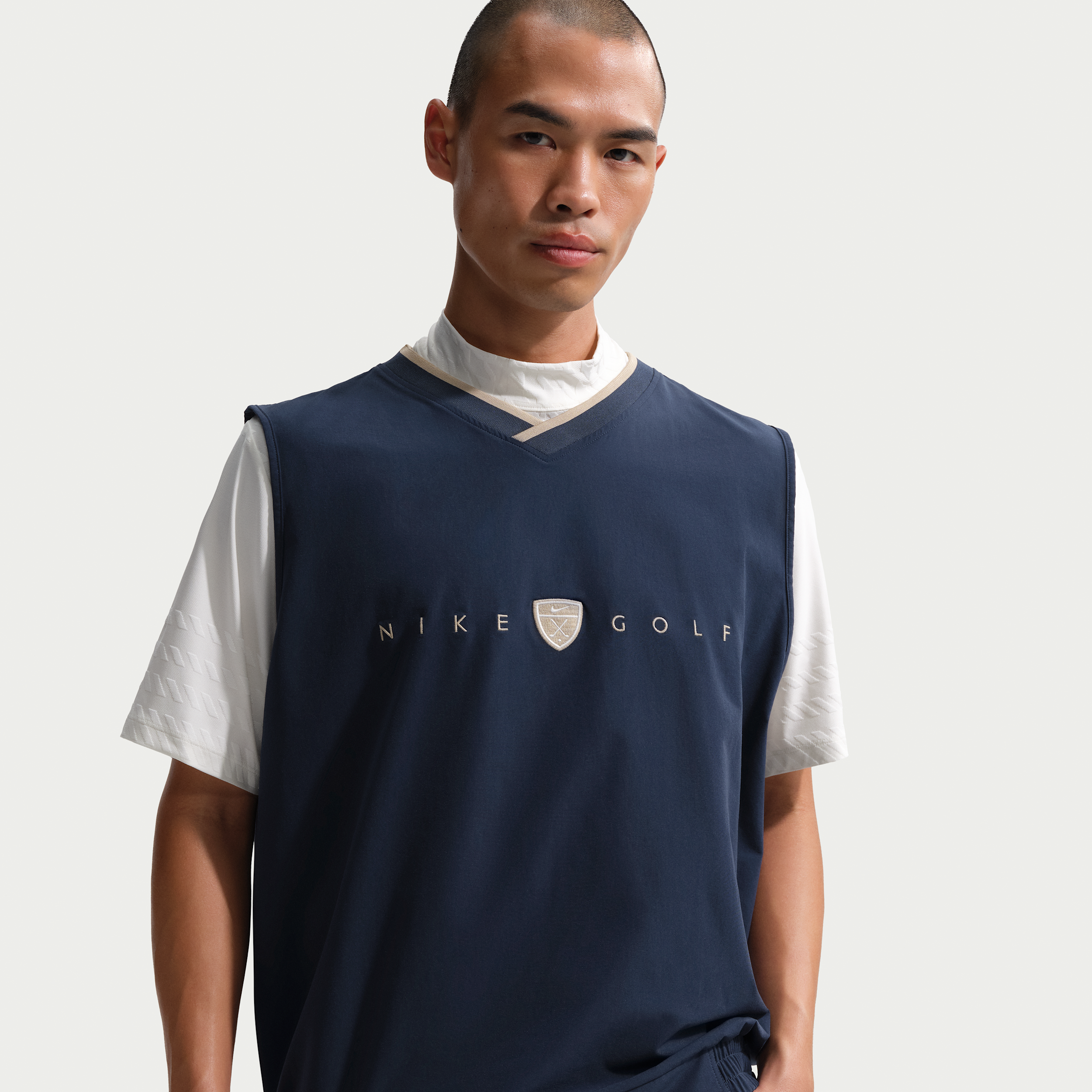 Nike Men's Fairway Fresh Dri-FIT Oversized Golf Wind Vest in Blue | IB0310-419