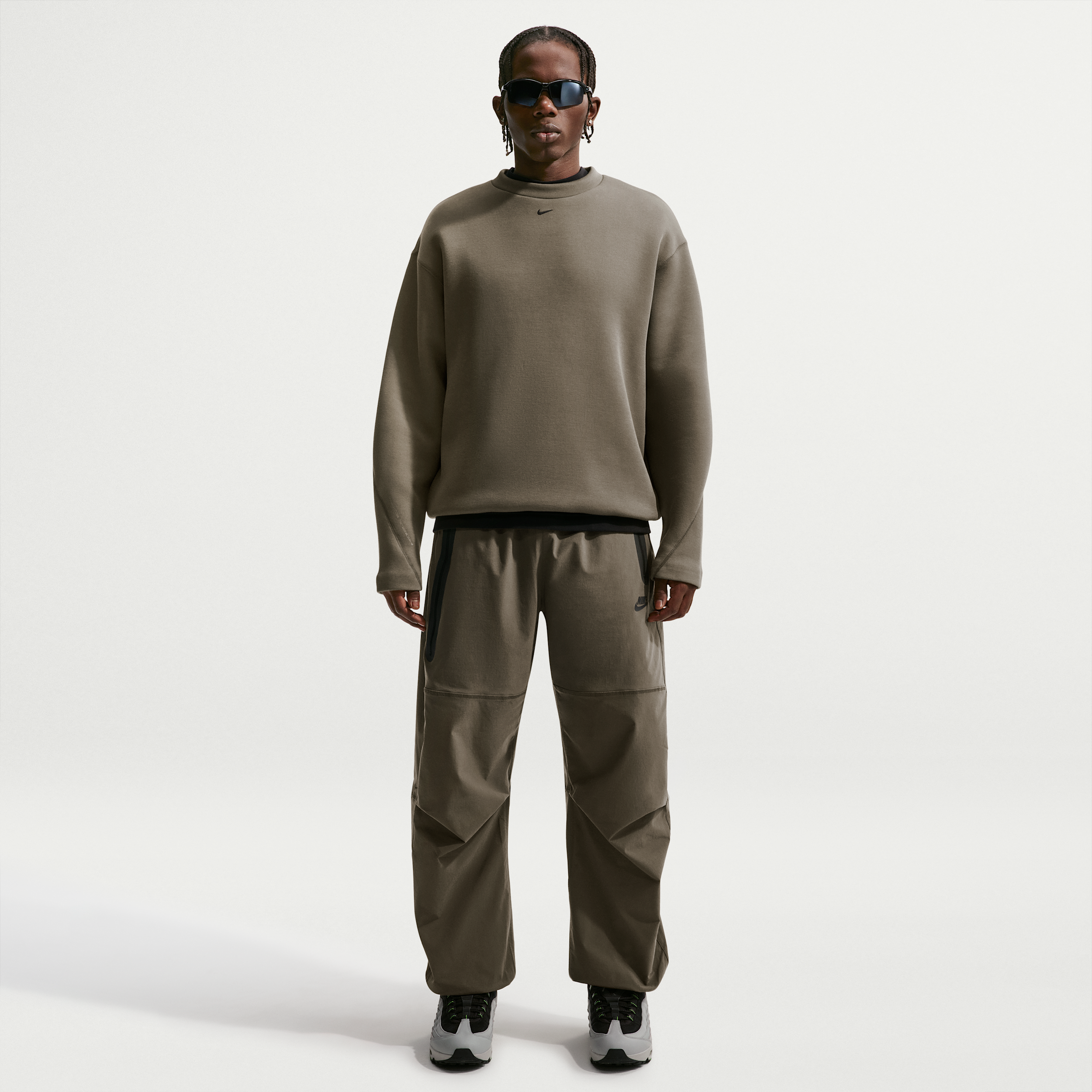 Nike Men's Tech Dri-FIT Woven Pants in Brown | IU6966-212