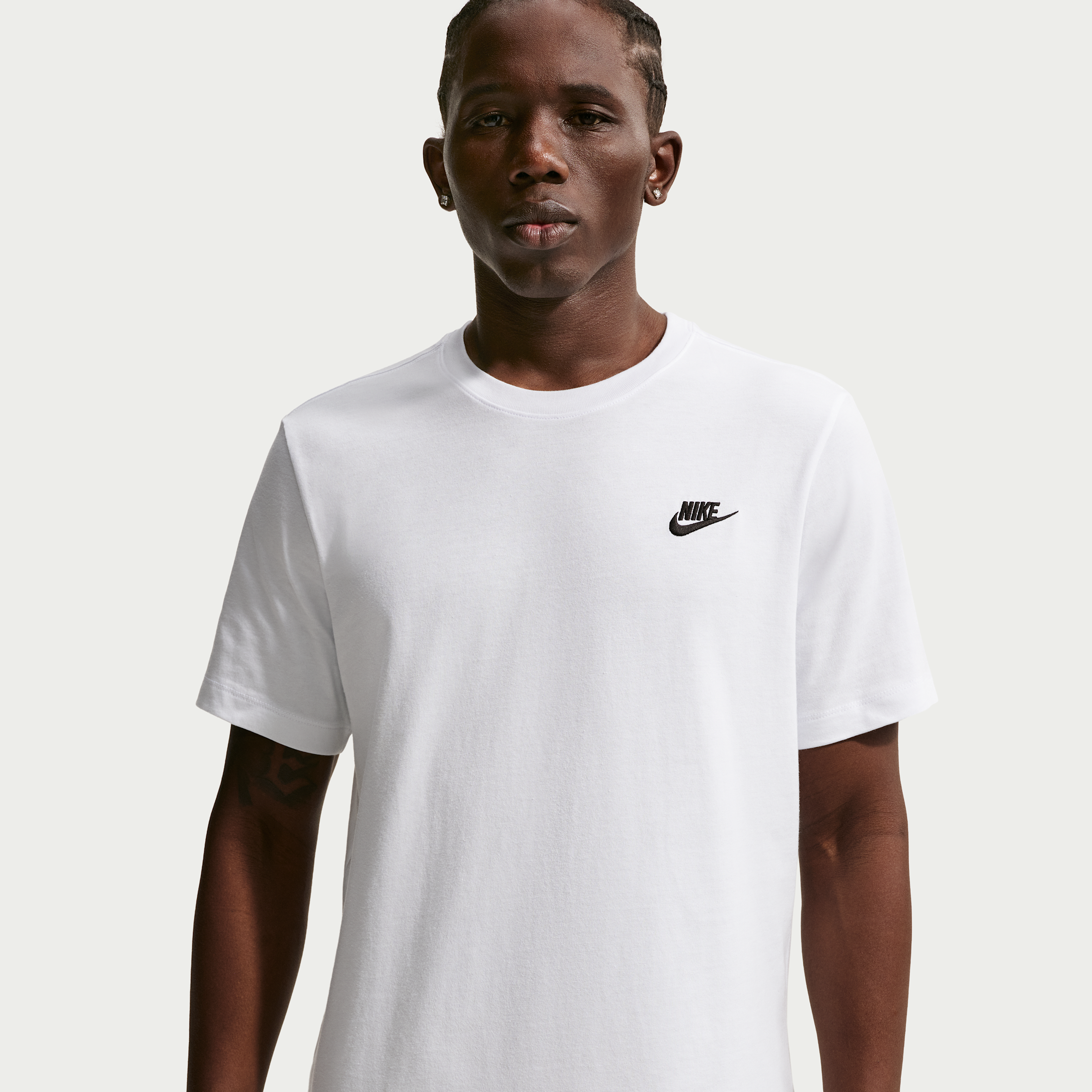 Men's Nike Sportswear Club T-Shirt in White | AR4997-101