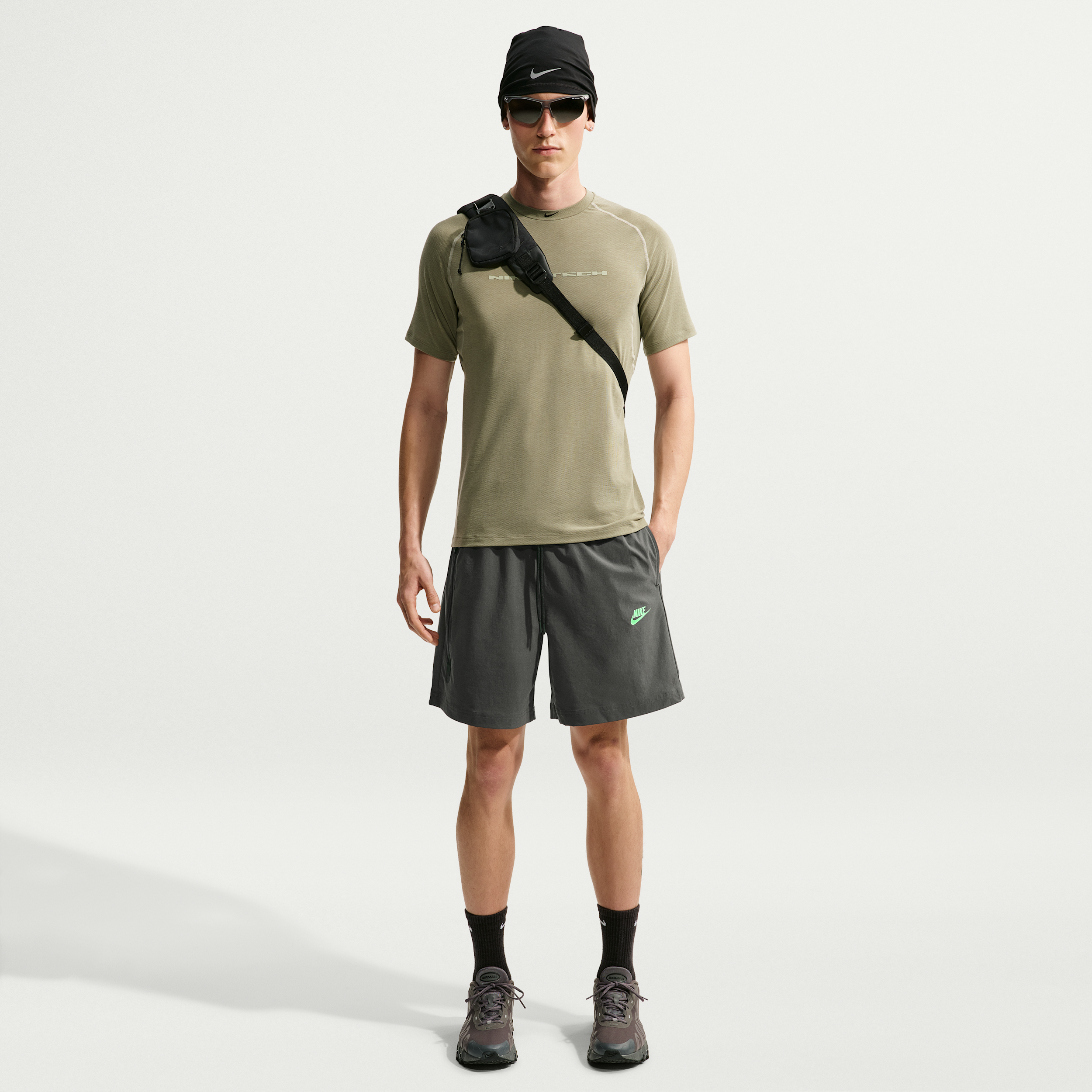 Nike Men's Tech Woven Shorts in Grey | HQ0470-005