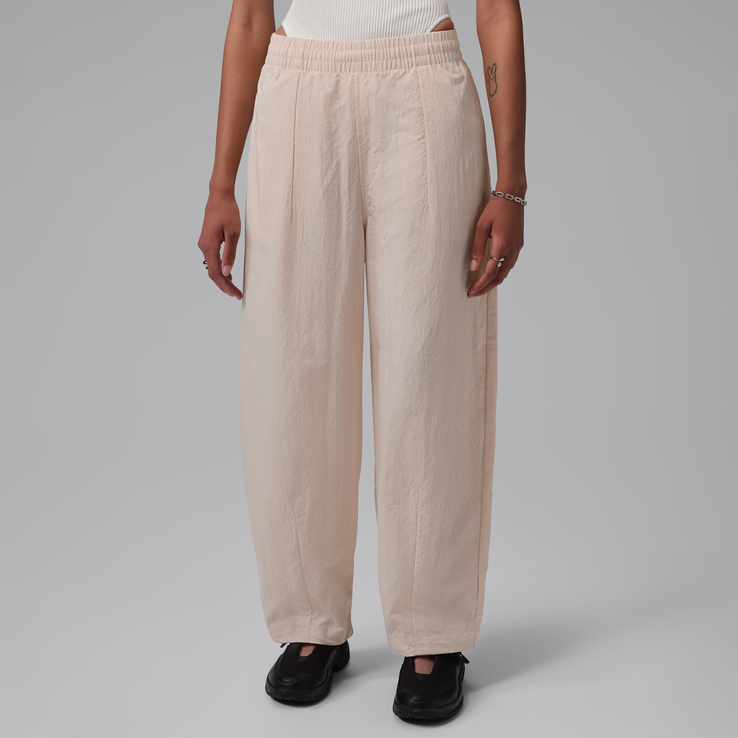 Jordan Women's Brooklyn Woven Pants in Pearl White Size: Medium