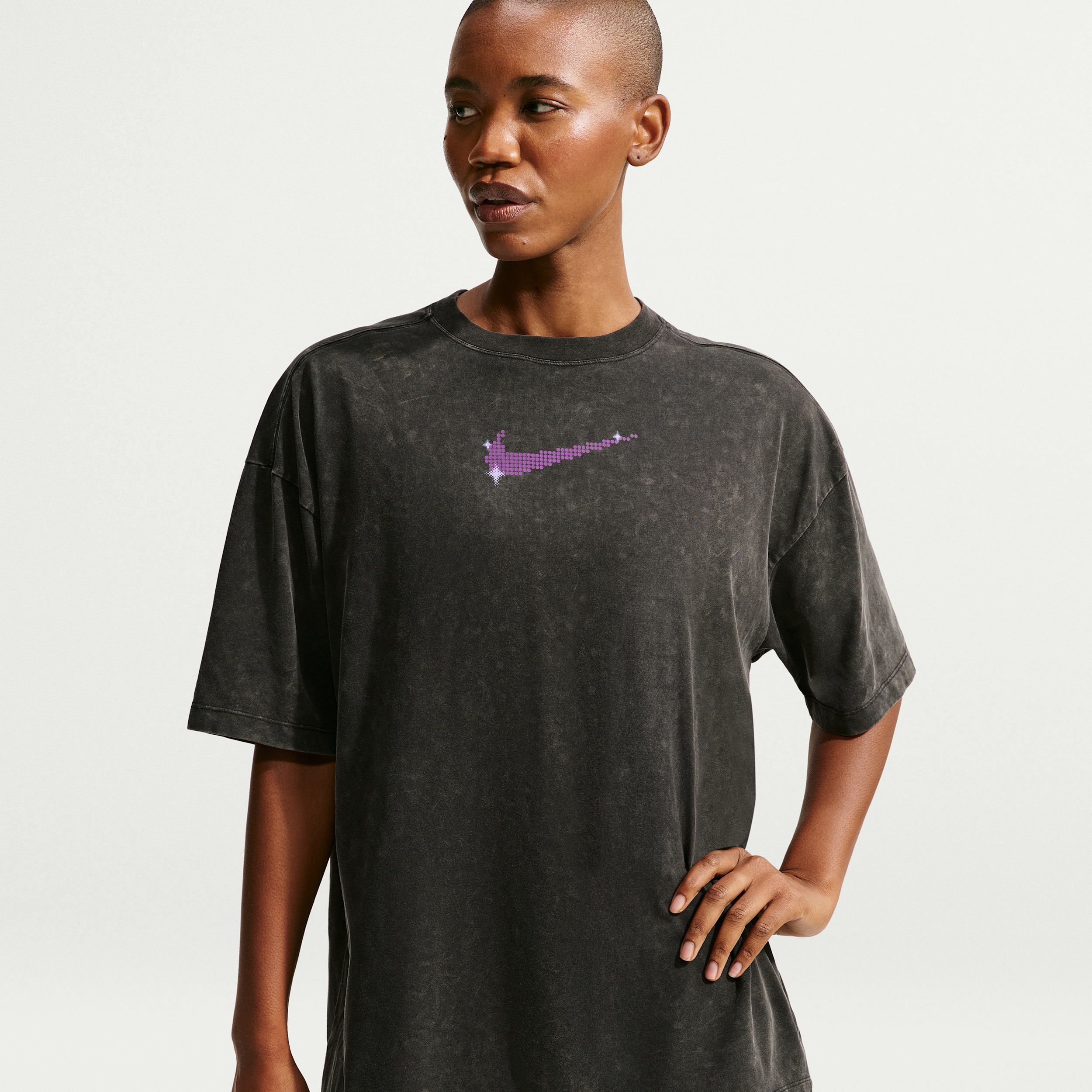 Nike Women's Oversized Short-Sleeve T-Shirt in Black | IX7338-010