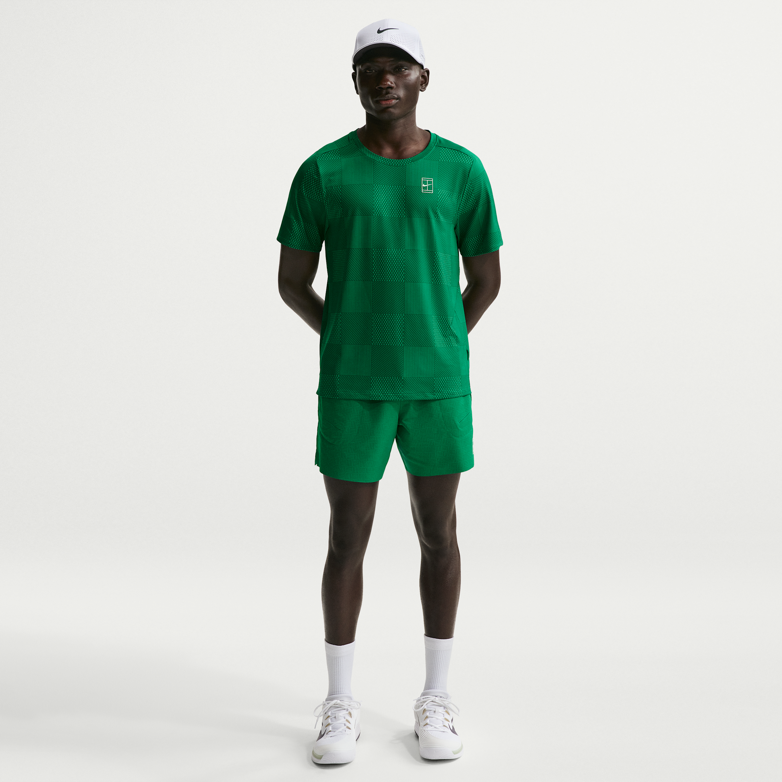 Nike Men's Court Advantage Dri-FIT 6" Tennis Shorts in Green | IB1071-365