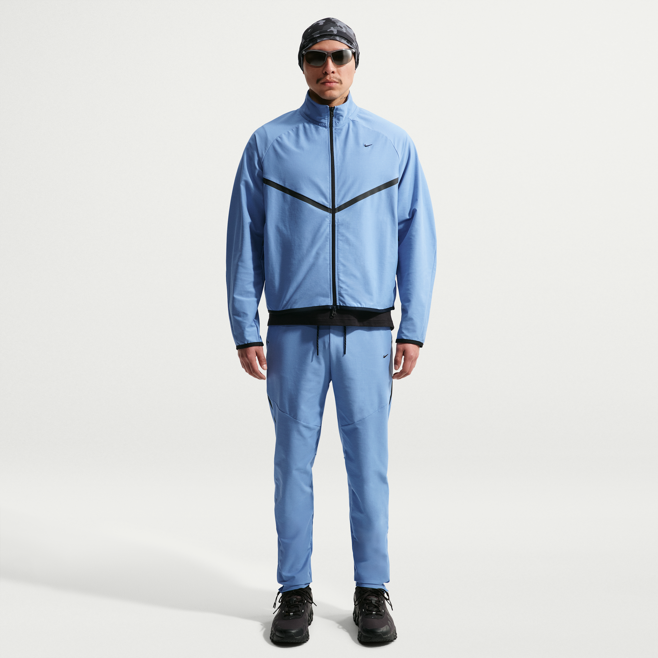 Nike Men's Tech Dri-FIT Shori Knit Pants in Blue | IF1404-486