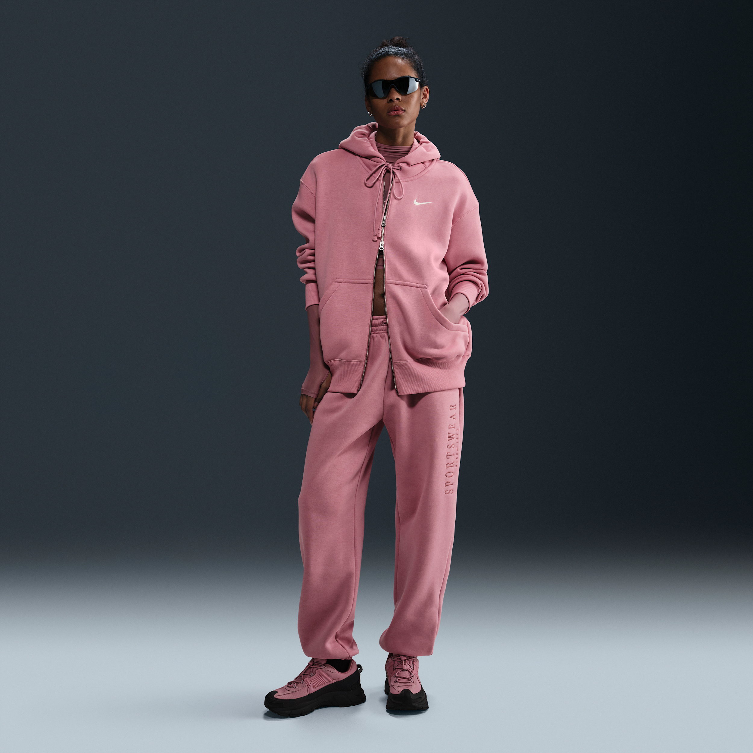 Nike Women's  Sportswear Phoenix Fleece High-waisted Oversized Sweatpants In Pink
