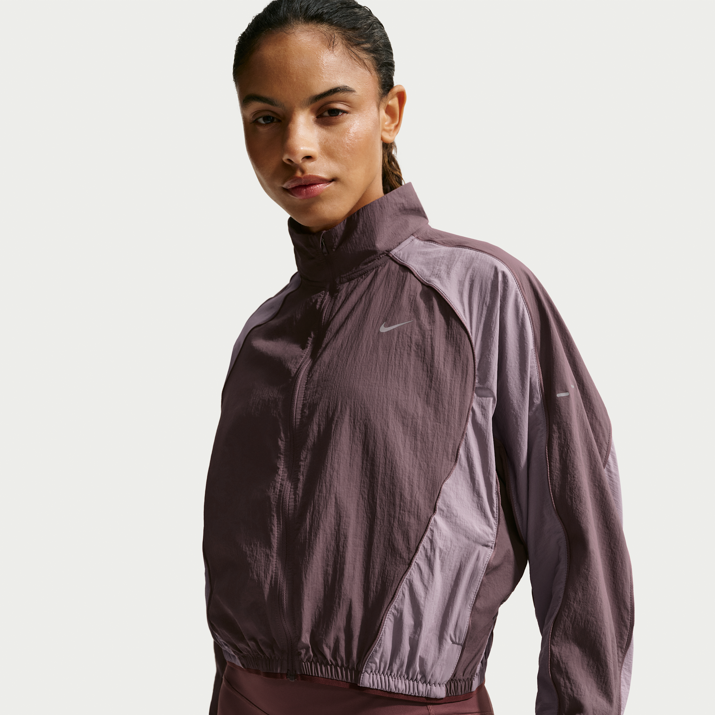 Nike Women's Swift Repel UV Protection Running Jacket, Medium, Tattoo/Lt Violet Ore