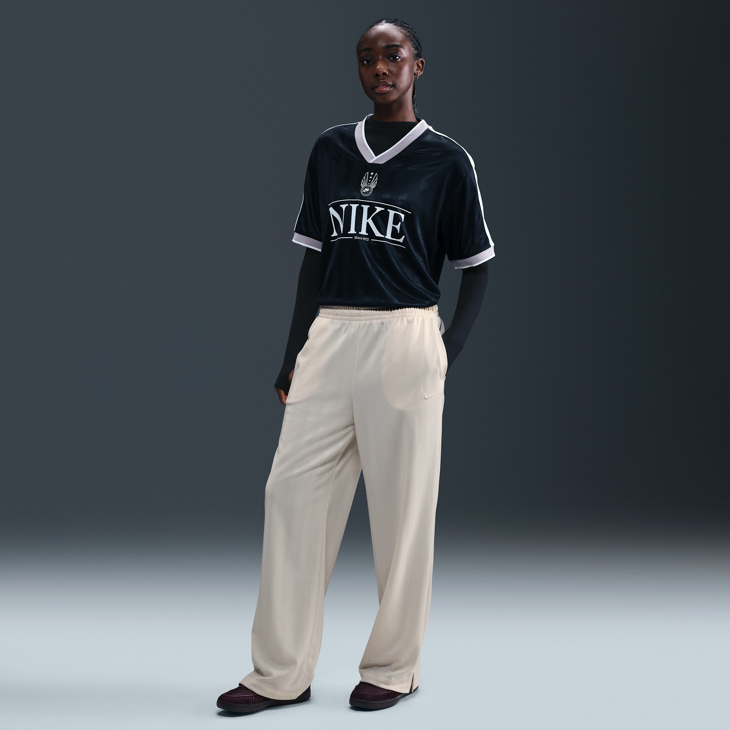 Nike Women's  Sportswear Mid-rise Loose Jacquard Striped Track Pants In Brown