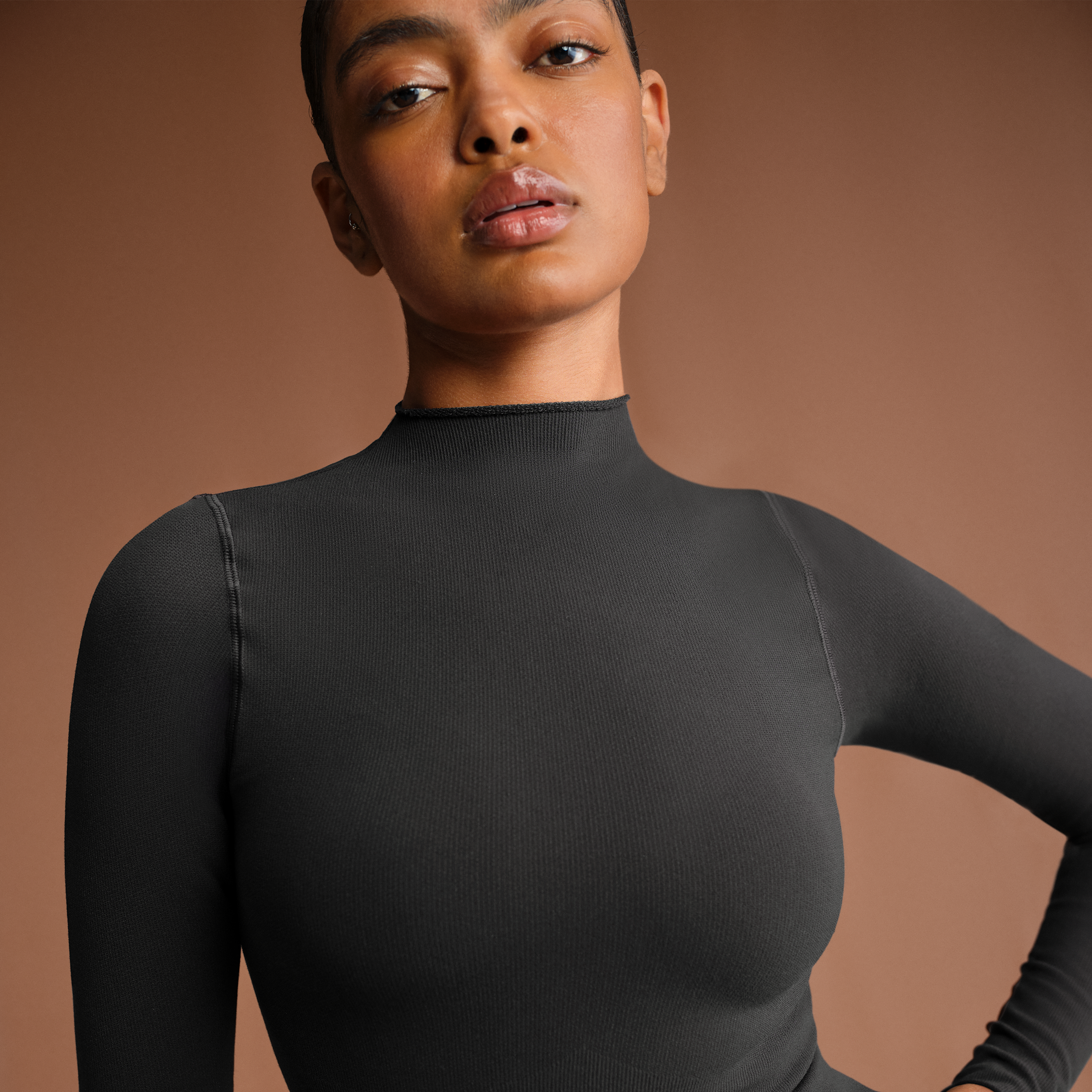 Nike Women'sskims Vintage Seamless Mock-neck Crop Top In Black