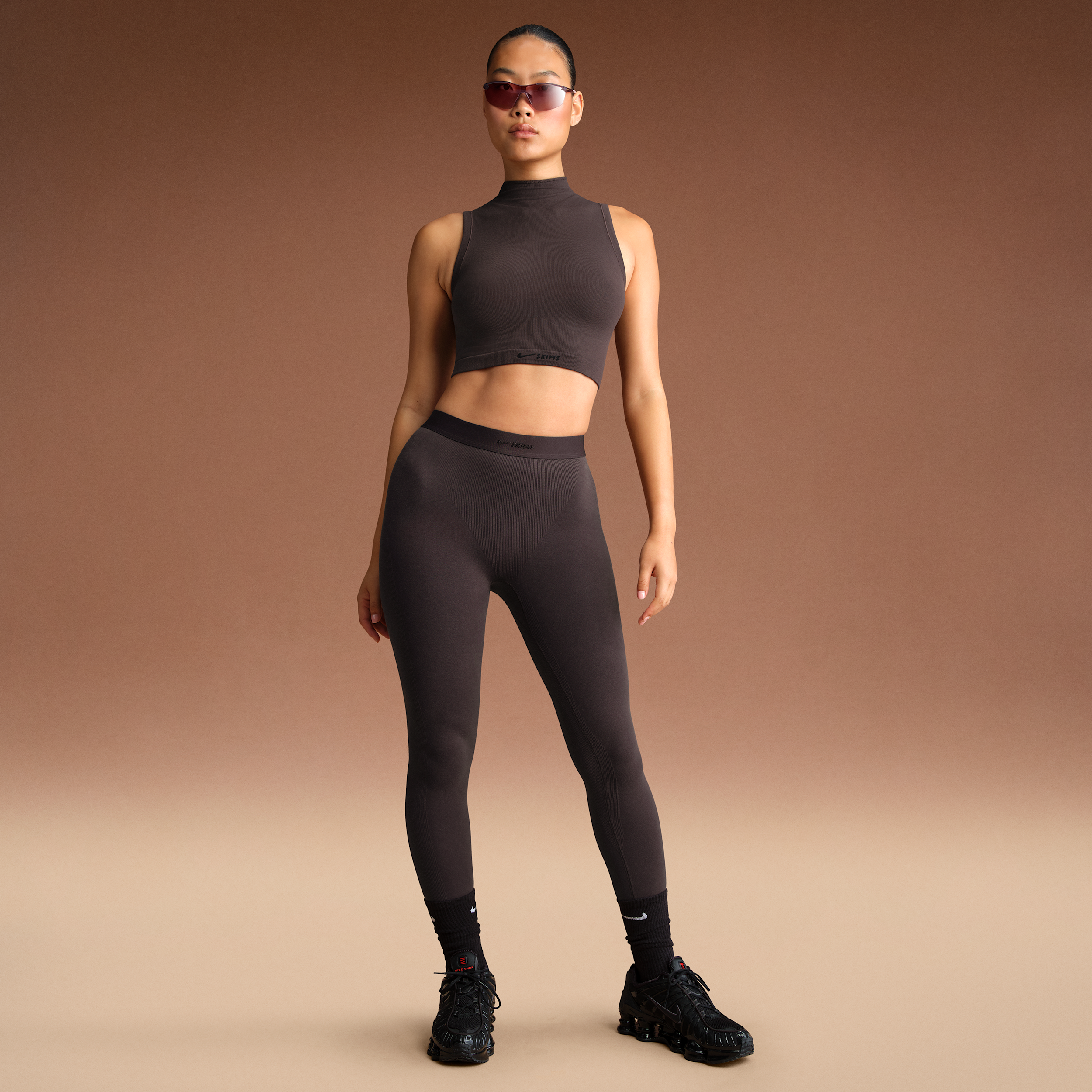 Nike Women'sskims Vintage Seamless High-waisted 26" Leggings In Brown