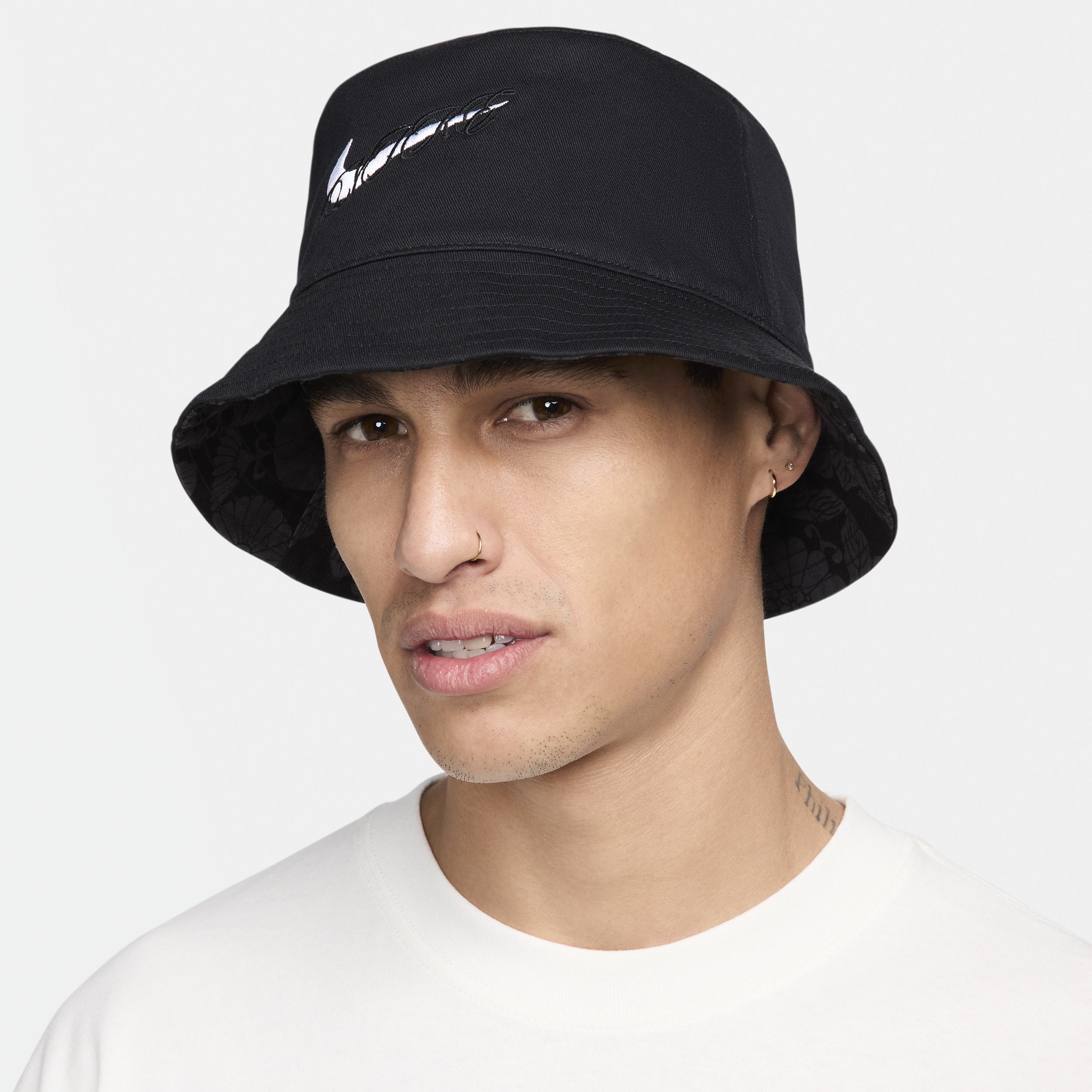 Shop Nike Unisex Apex Reversible Bucket Hat In Black