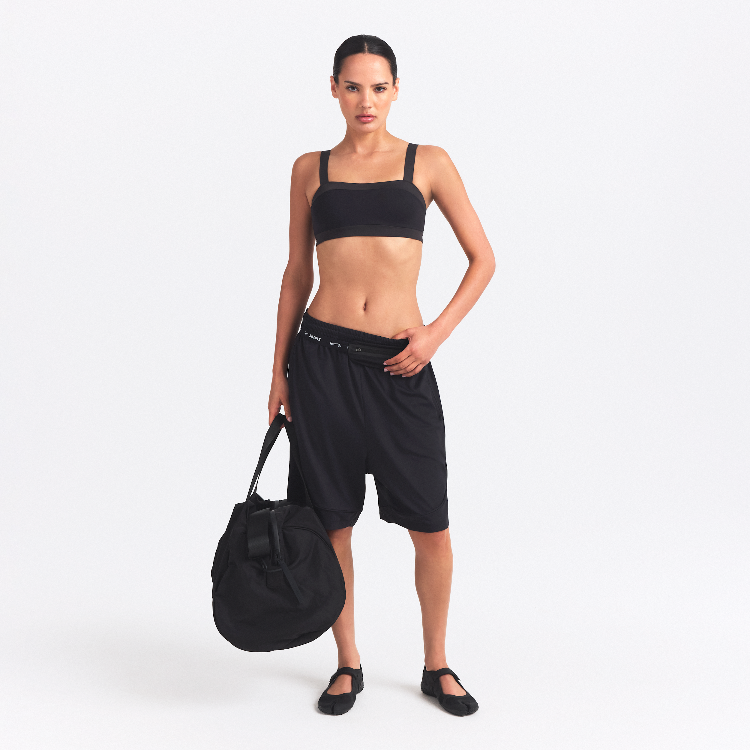 Nike Women's SKIMS Airy Relaxed Shorts in Black | IU2199-054
