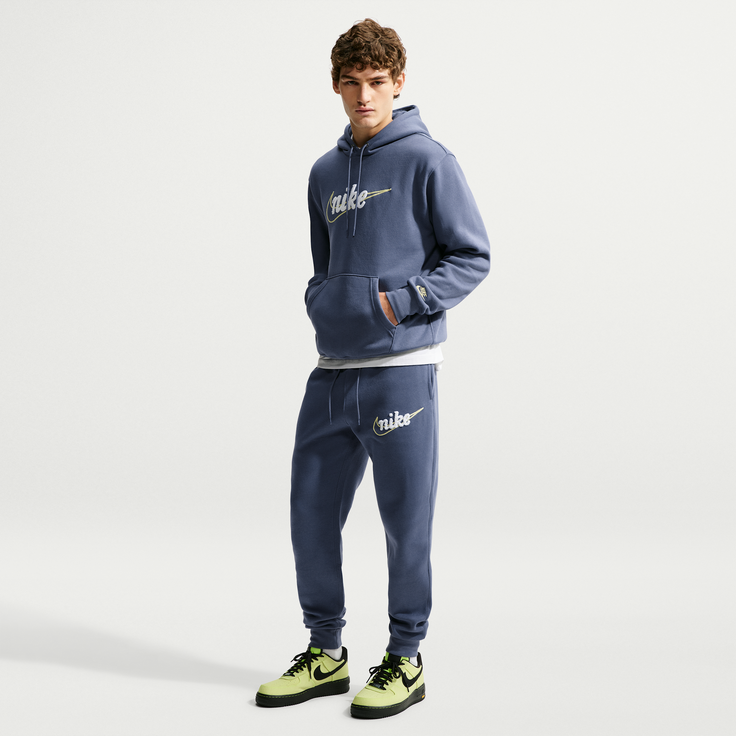 Men's Nike Sportswear Club Fleece Jogger Pants in Blue | IF0699-491