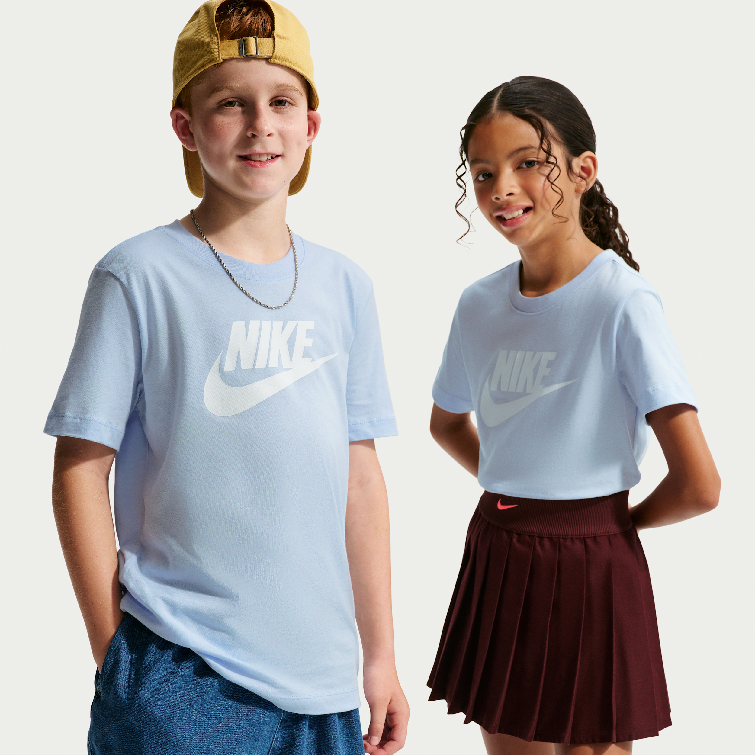 Nike Big Kid Unisex Crew Neck Short Sleeve Regular Fit Graphic T-Shirt, Large, Blue