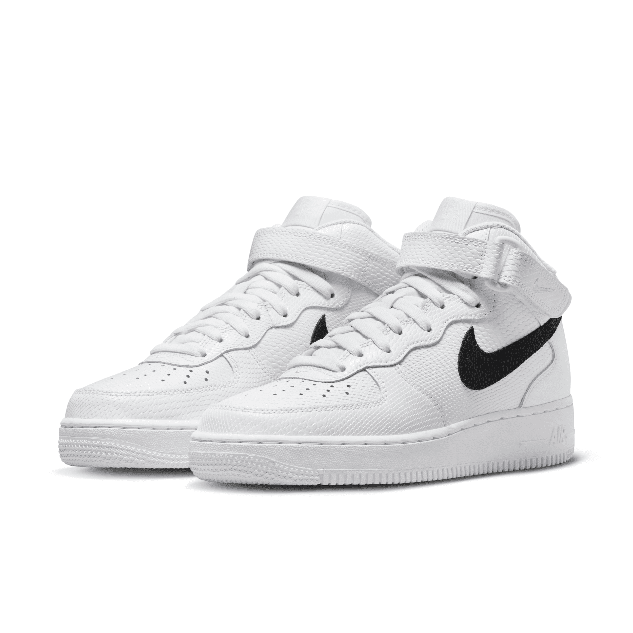 5 Outfits to Wear With White Air Force 1