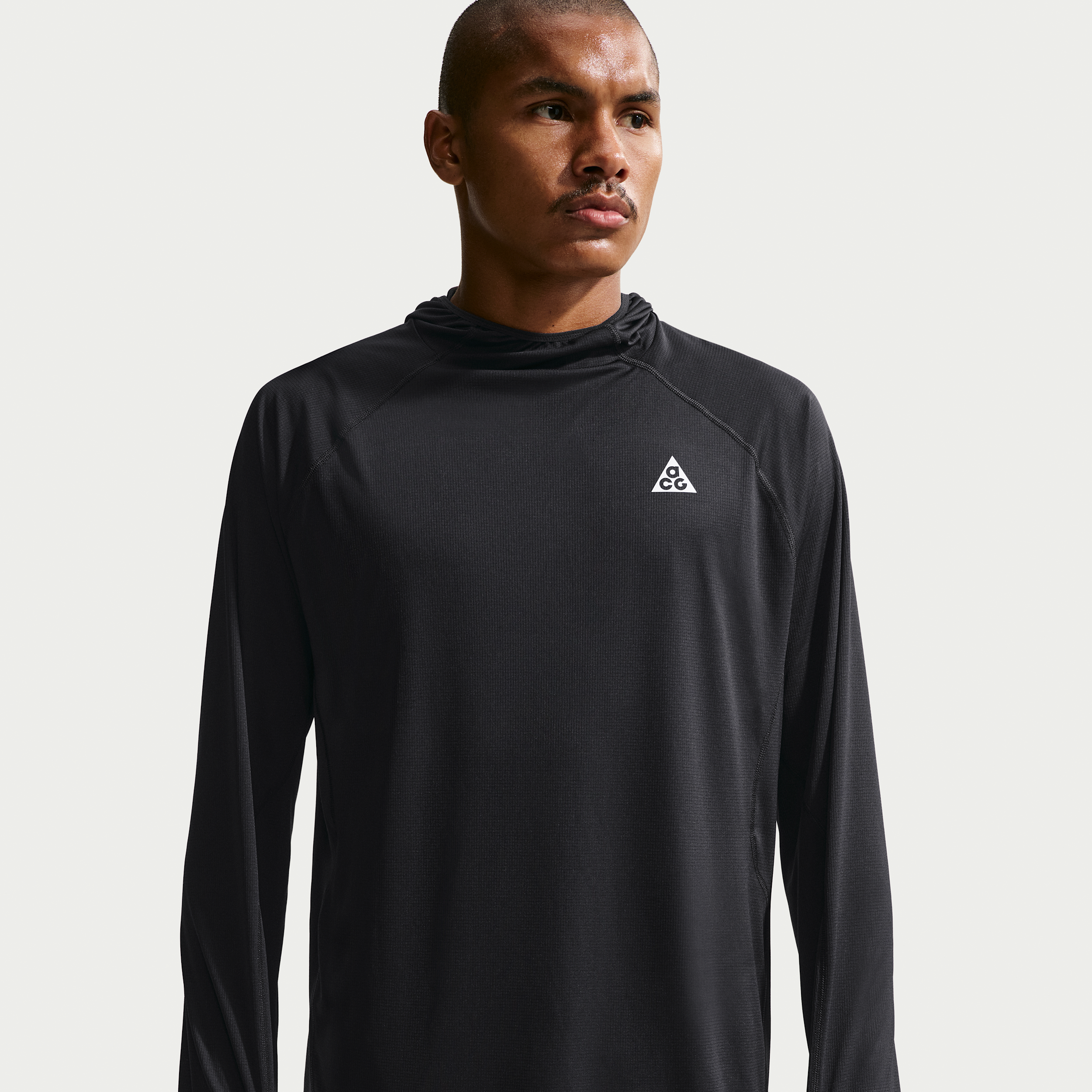 Men's Nike ACG "Solar Chase" Dri-FIT UV Protection Hooded Trail Running Top in Black | IF9473-010