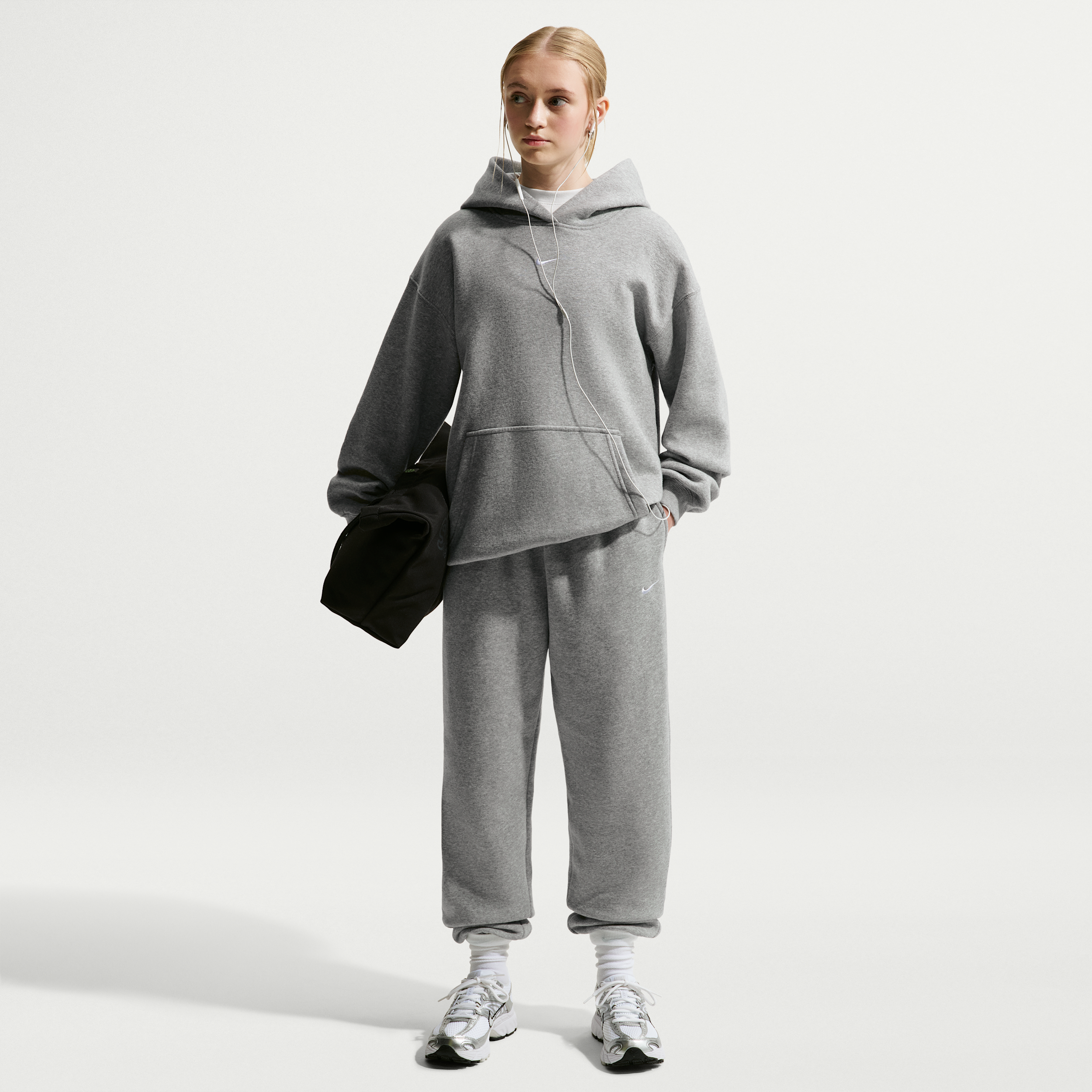 Nike Girls' Studio Fleece Oversized Jogger, Medium, DK Grey Heather/Particle Grey/White