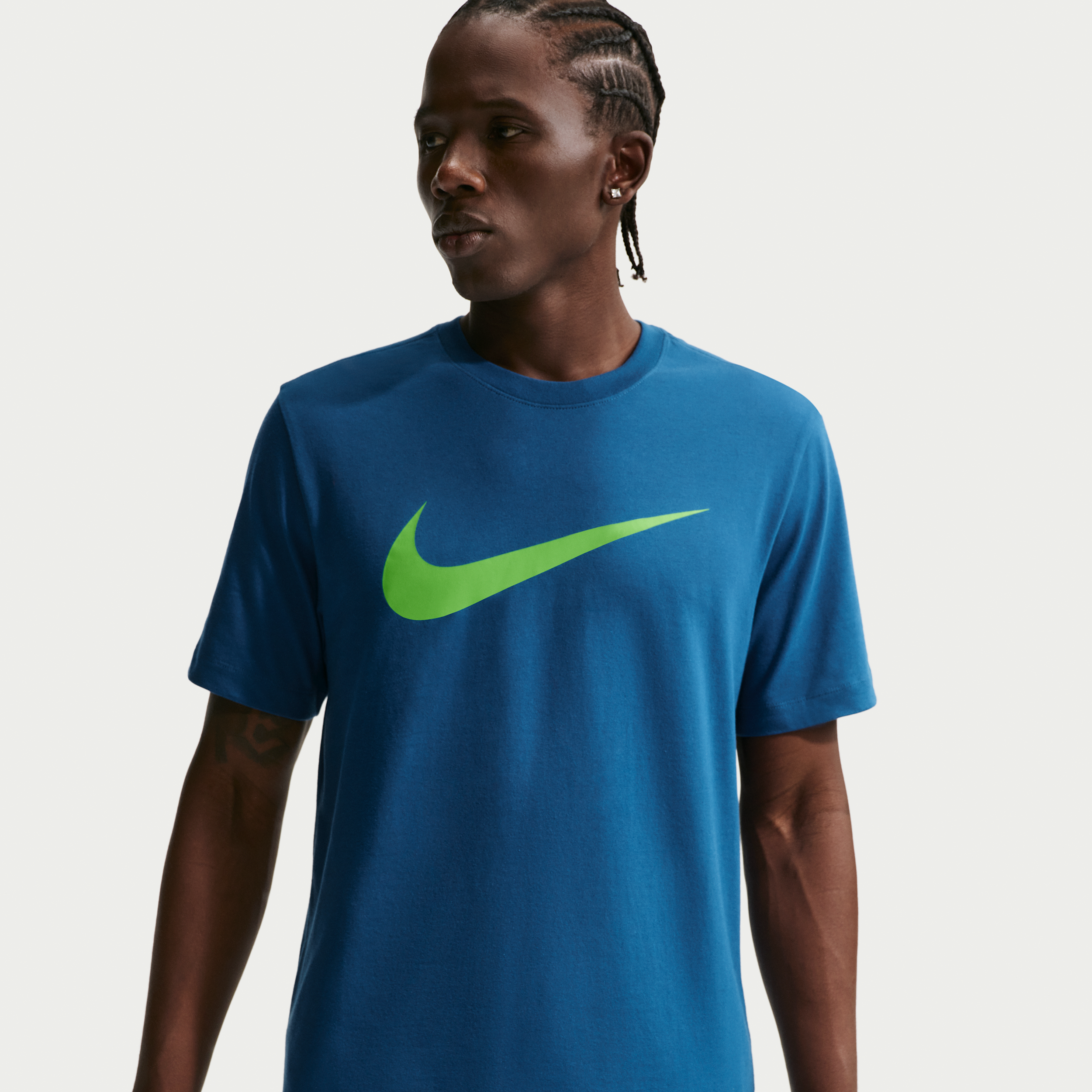 Men's Nike Sportswear Swoosh T-Shirt in Blue | DC5094-476