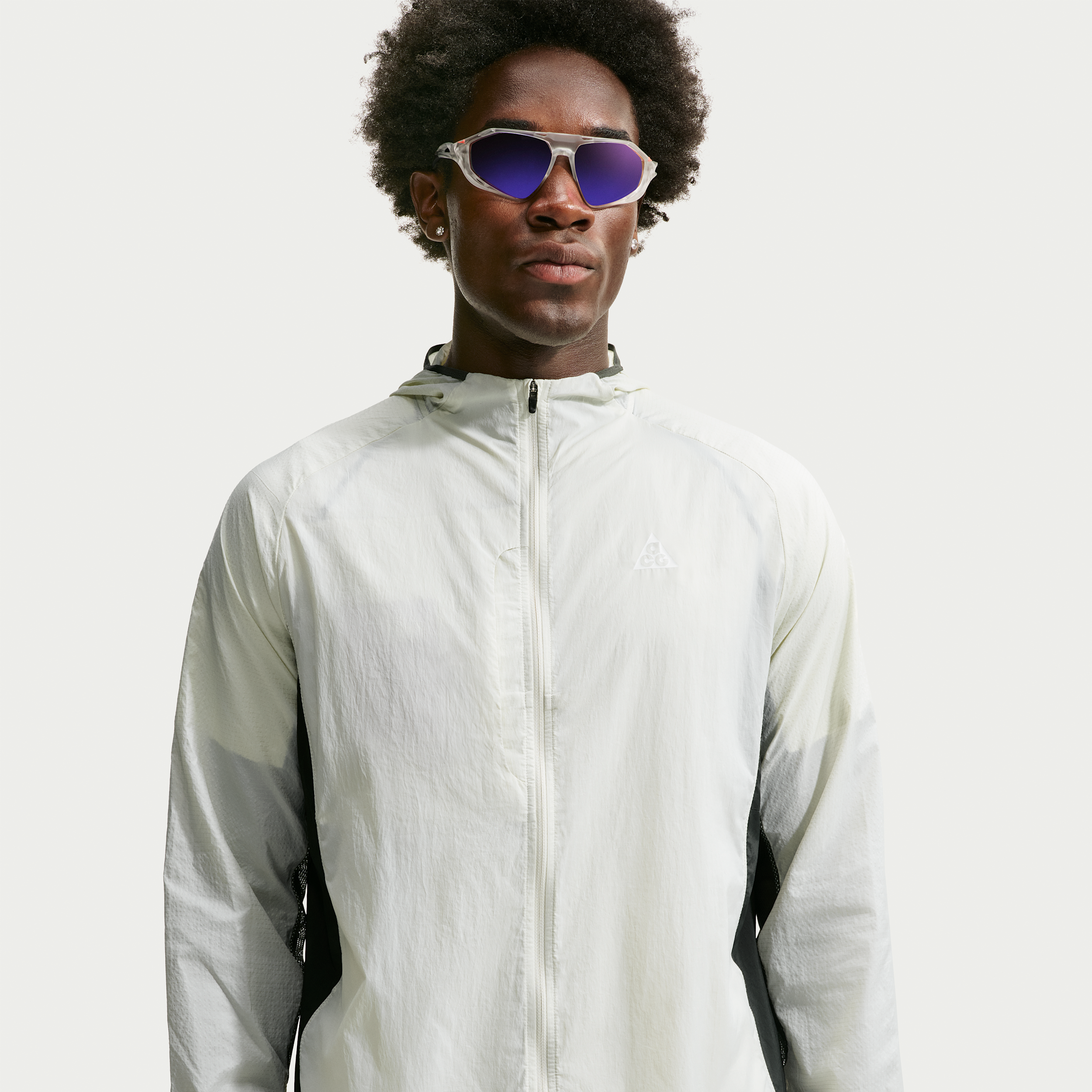 Men's Nike ACG Aireez UV Protection Jacket in Green | IF2104-020