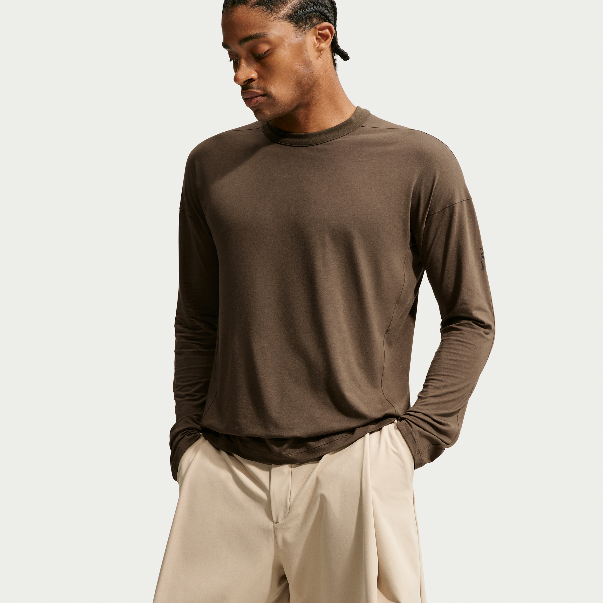 Nike Men's 24.7 ImpossiblySoft Light Dri-FIT Long-Sleeve Top in Brown | IQ8275-212