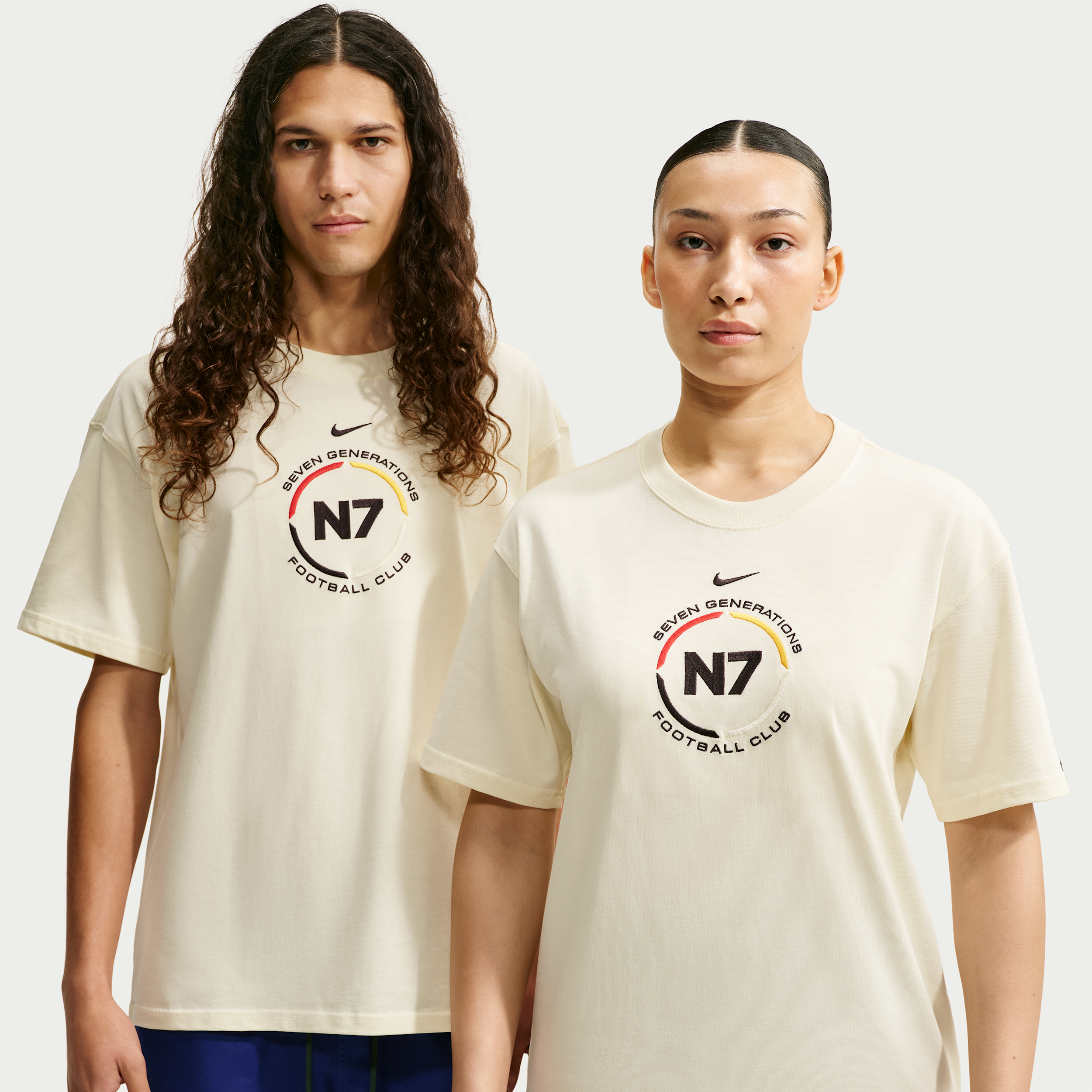 Men's Nike Sportswear Short-Sleeve T-Shirt in White | IQ9970-113
