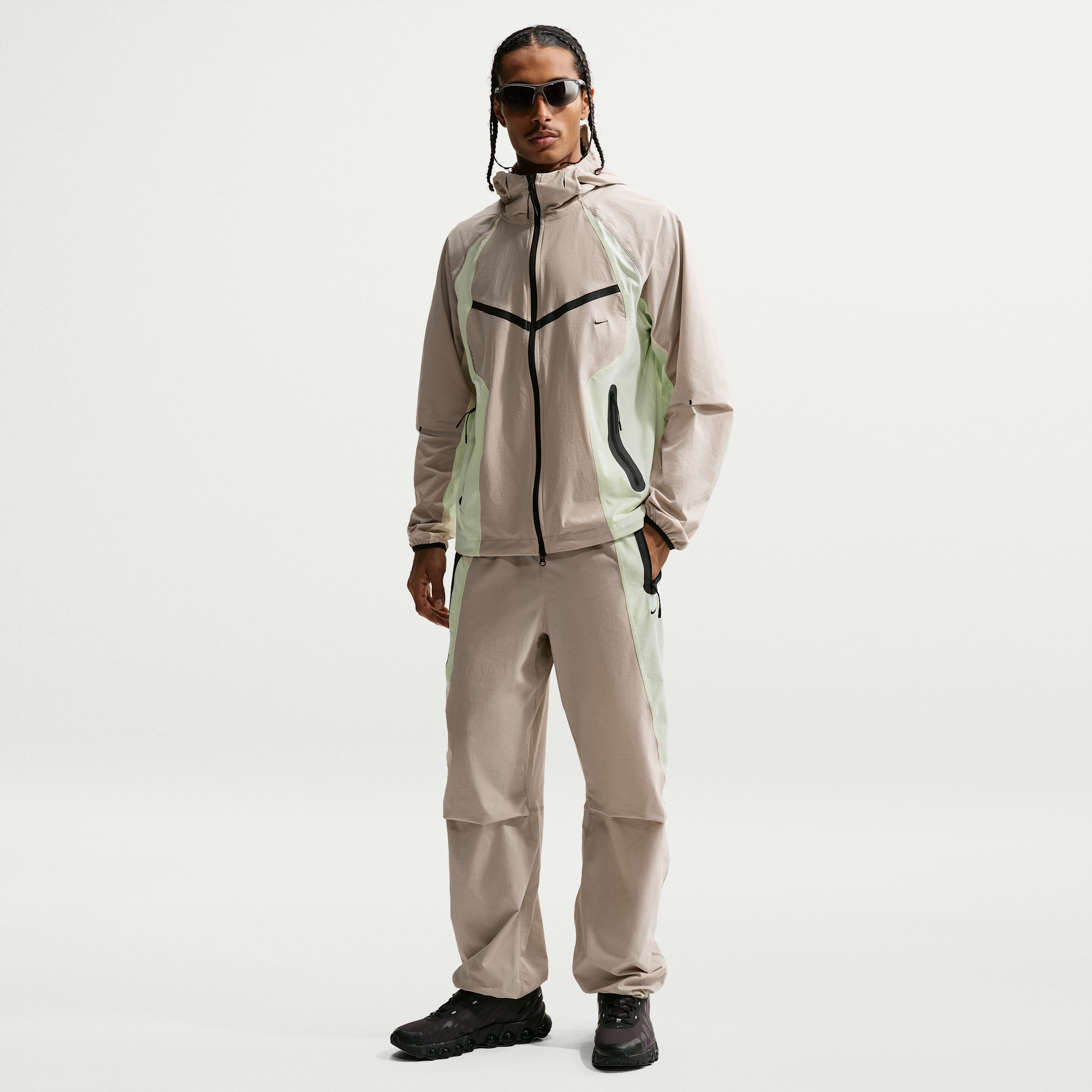 Nike Men's Tech Dri-FIT Woven Color-Block Pants in Brown | IU7502-236
