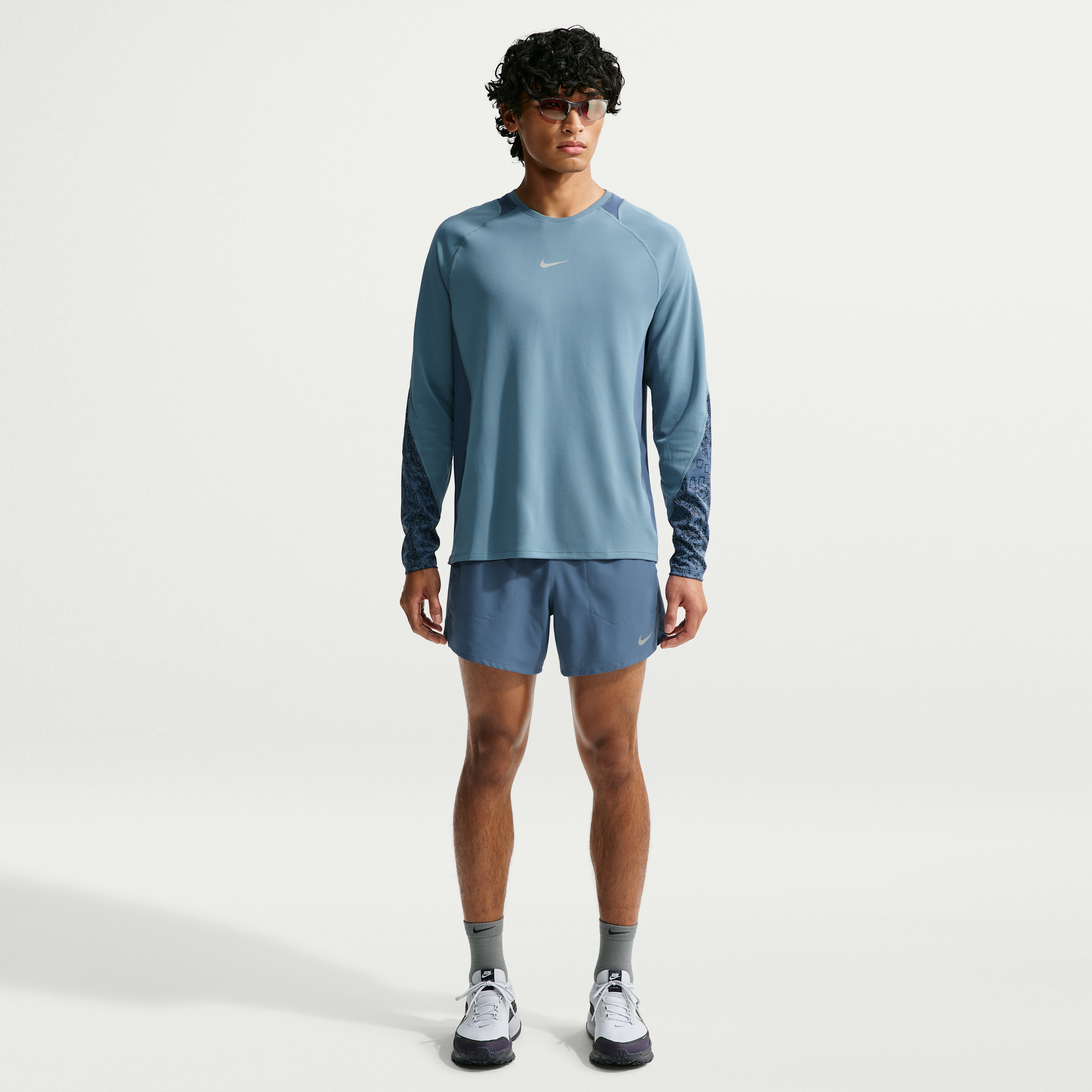 Nike Men's Stride Dri-FIT 5" 2-in-1 Running Shorts in Blue | IF2034-438