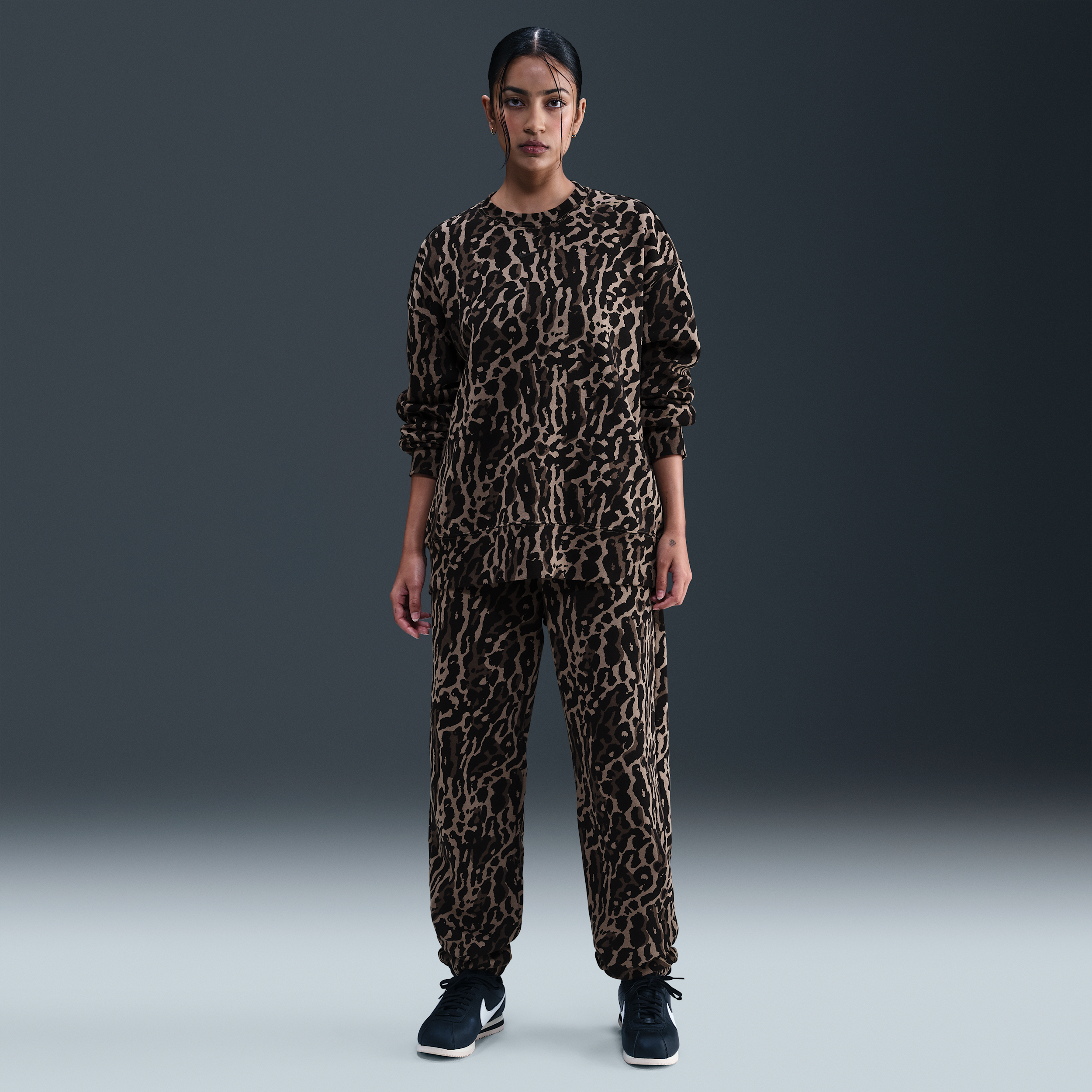 Nike Women's  Sportswear Phoenix Fleece High-waisted Oversized Printed Sweatpants In Black