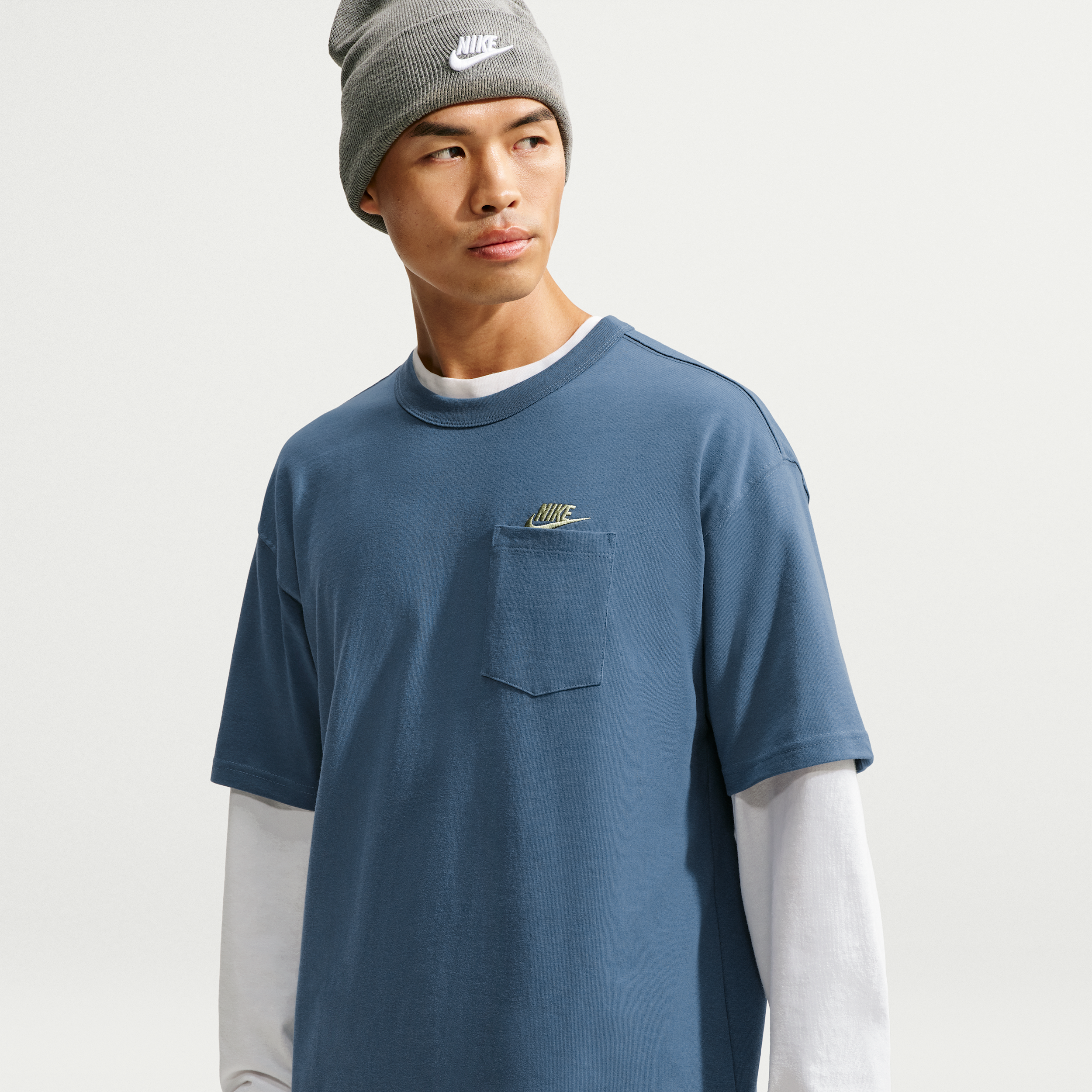Men's Nike Sportswear Premium Essentials T-Shirt in Blue | IH1123-438