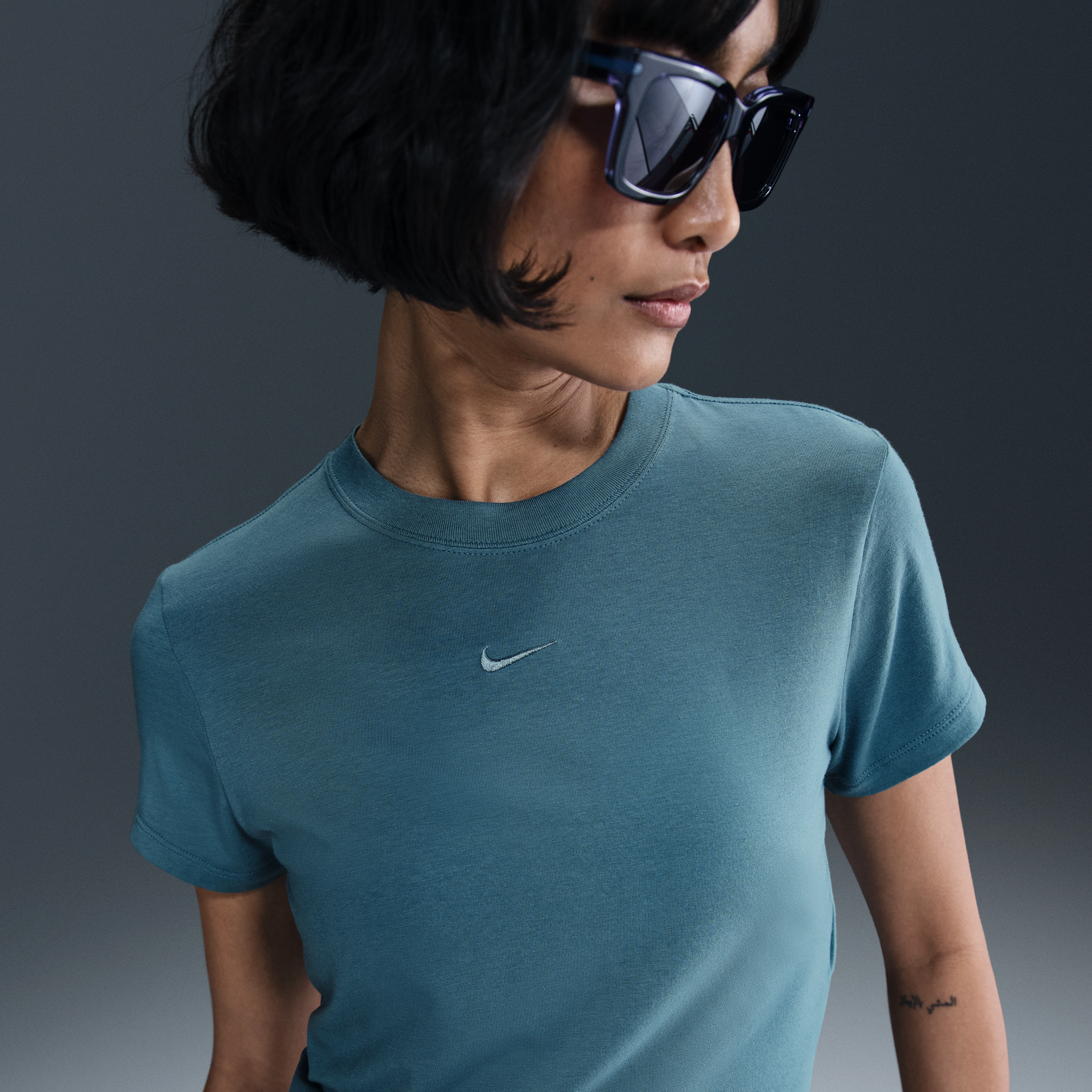 Nike Women's Sportswear Chill Knit Cropped T-shirt
