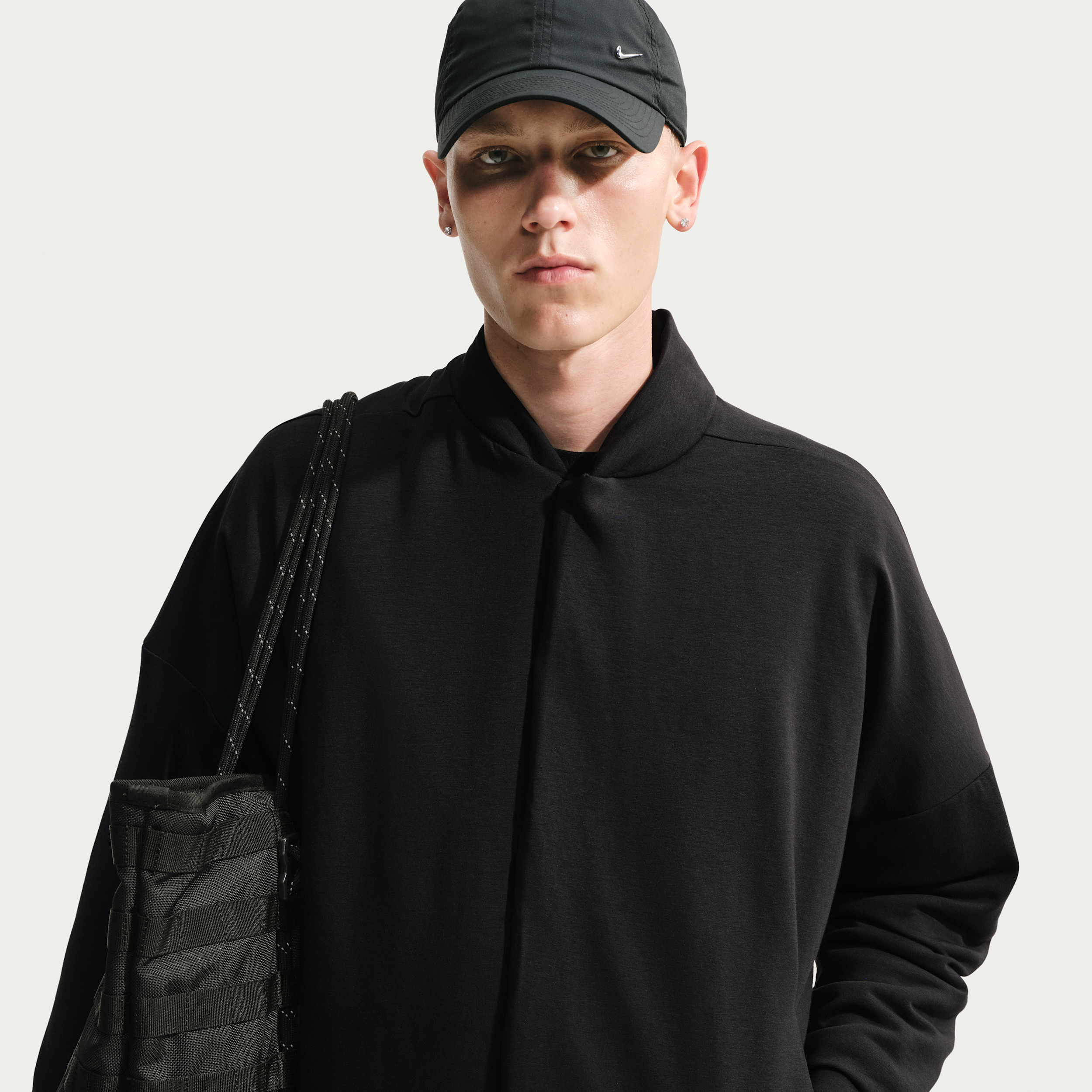 Nike Men's 24.7 ImpossiblySoft Plush Therma-FIT Jacket in Black | IQ8277-010