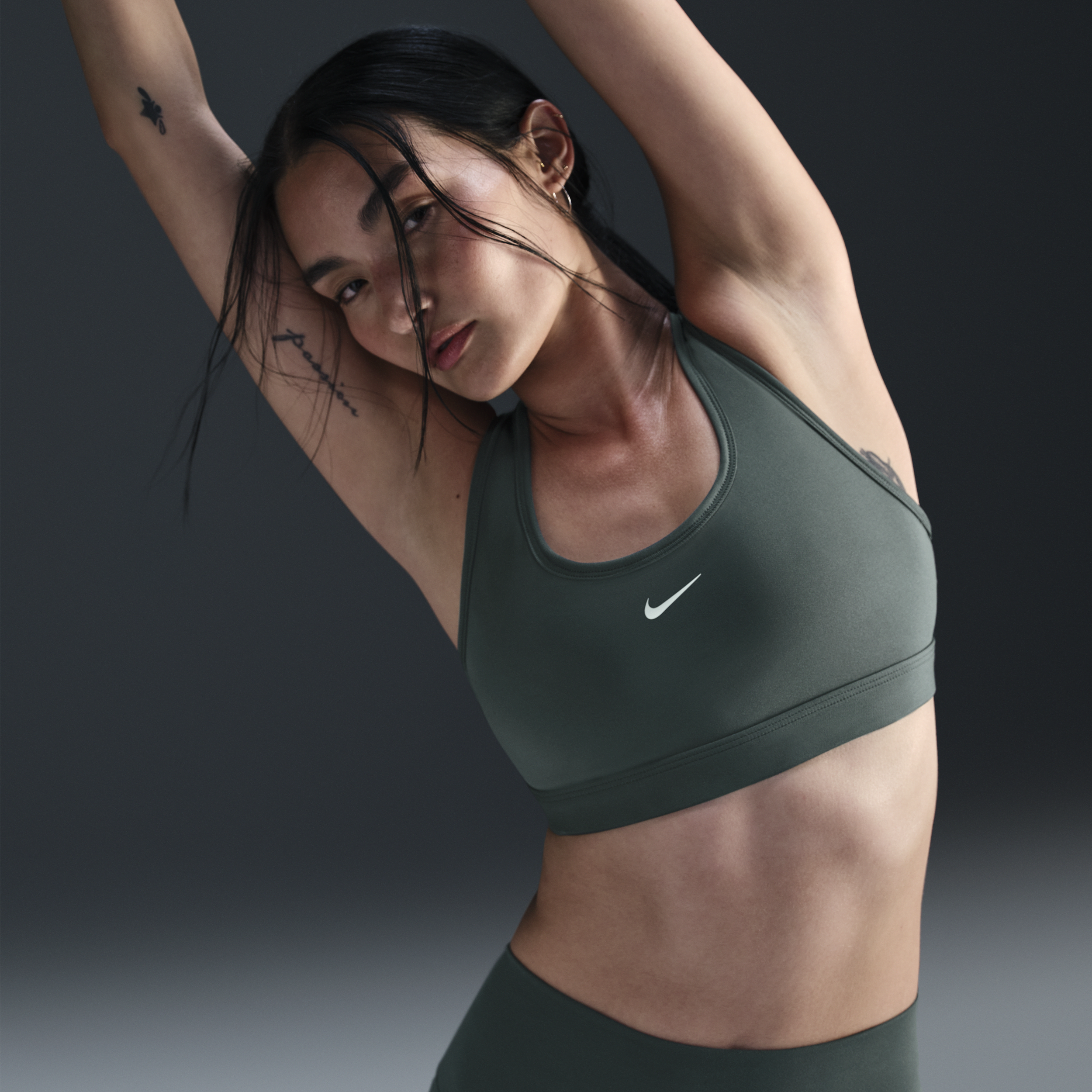 Nike Women's Swoosh Light Support Non-padded Sports Bra In Green