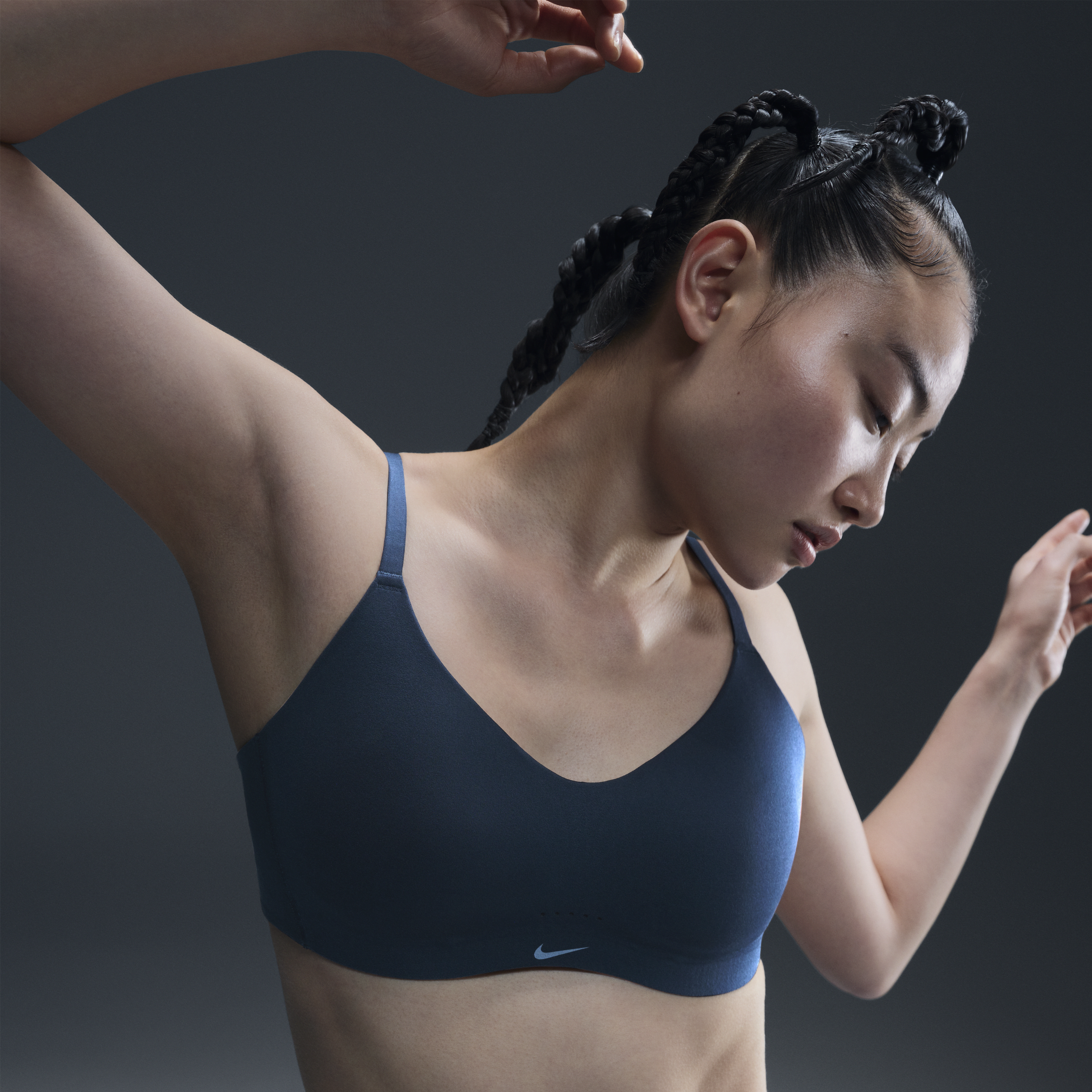 Nike Women's Alate Minimalist Light-support Padded Convertible Sports Bra In Blue