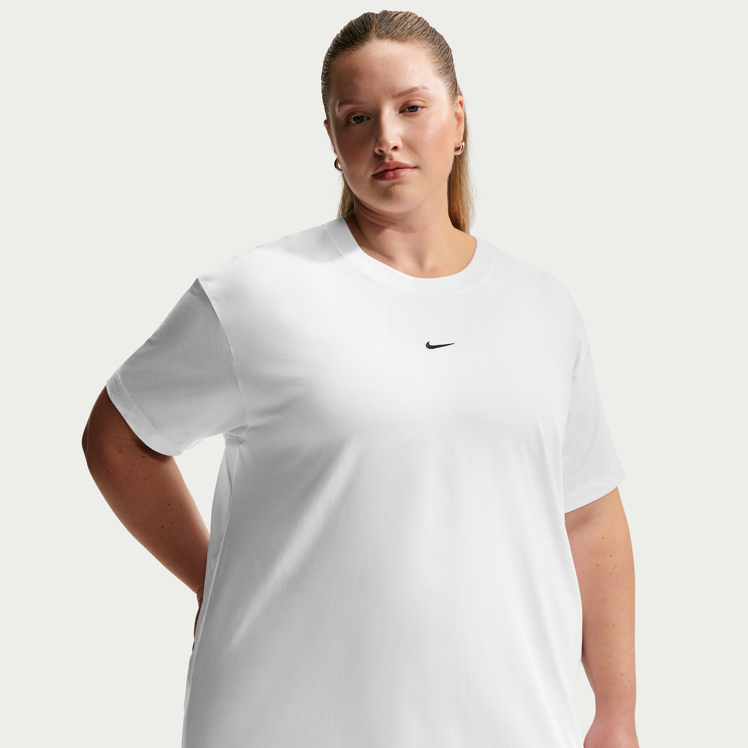 Women's Nike Sportswear Classic Oversized Short-Sleeve T-Shirt (Plus Size) in White | IH7603-100