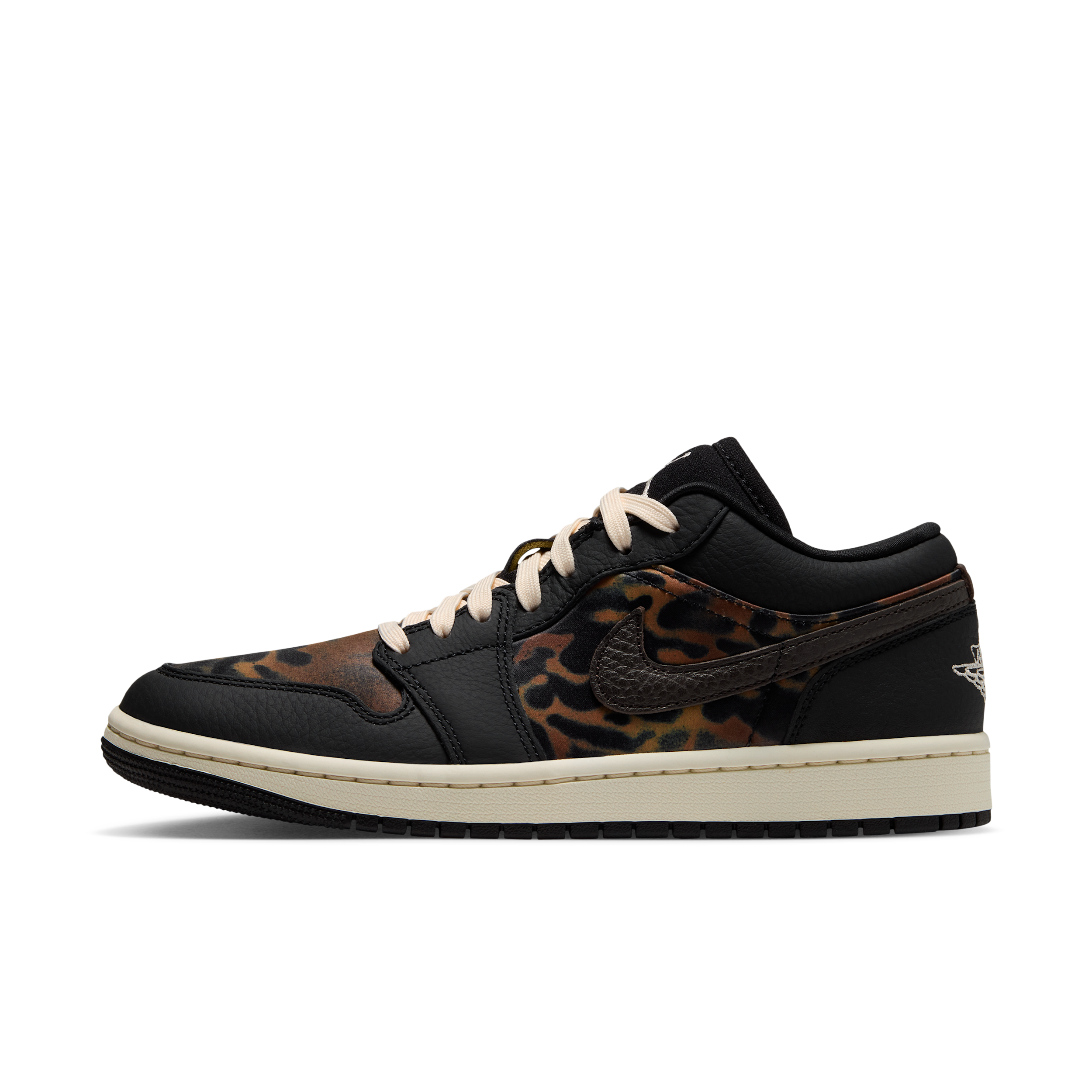 Women's Air Jordan 1 Low SE Shoes in Black | IQ5162-001