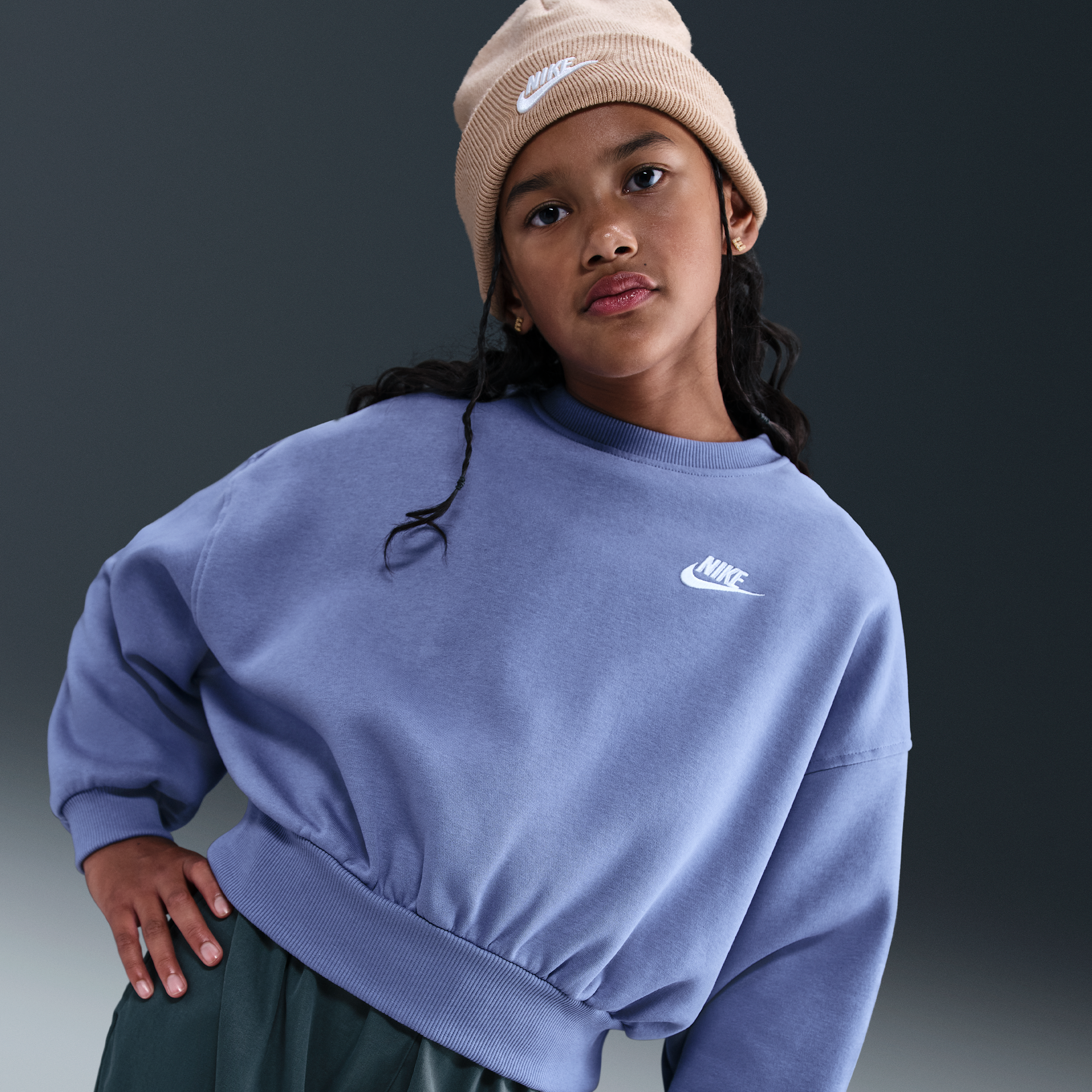Unisex Nike Sportswear Club Fleece Girls' Boxy Crew-Neck Sweatshirt in Blue | FZ9244-499