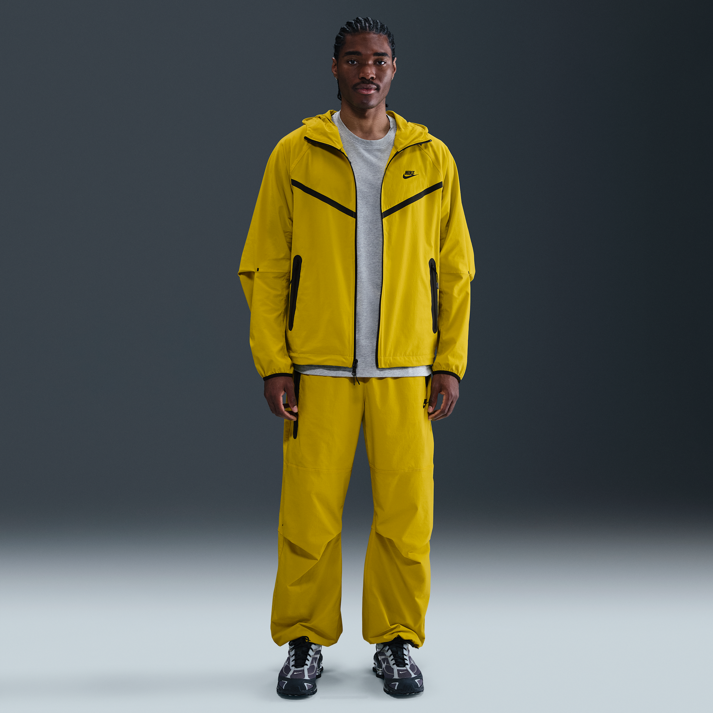 Nike Men's Tech Woven Oversized Pants In Yellow